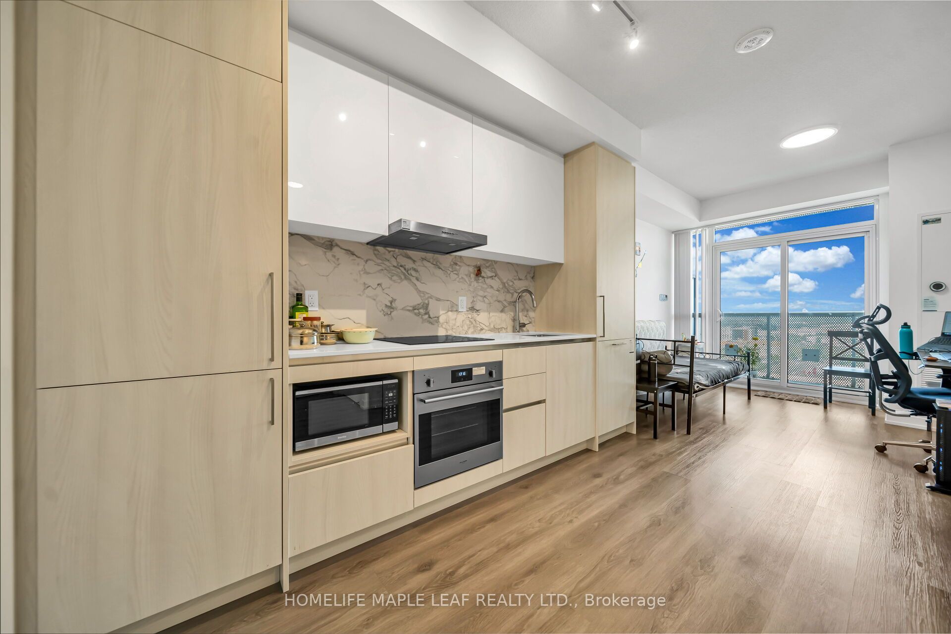225 Commerce Street 2211 Property Photo 14