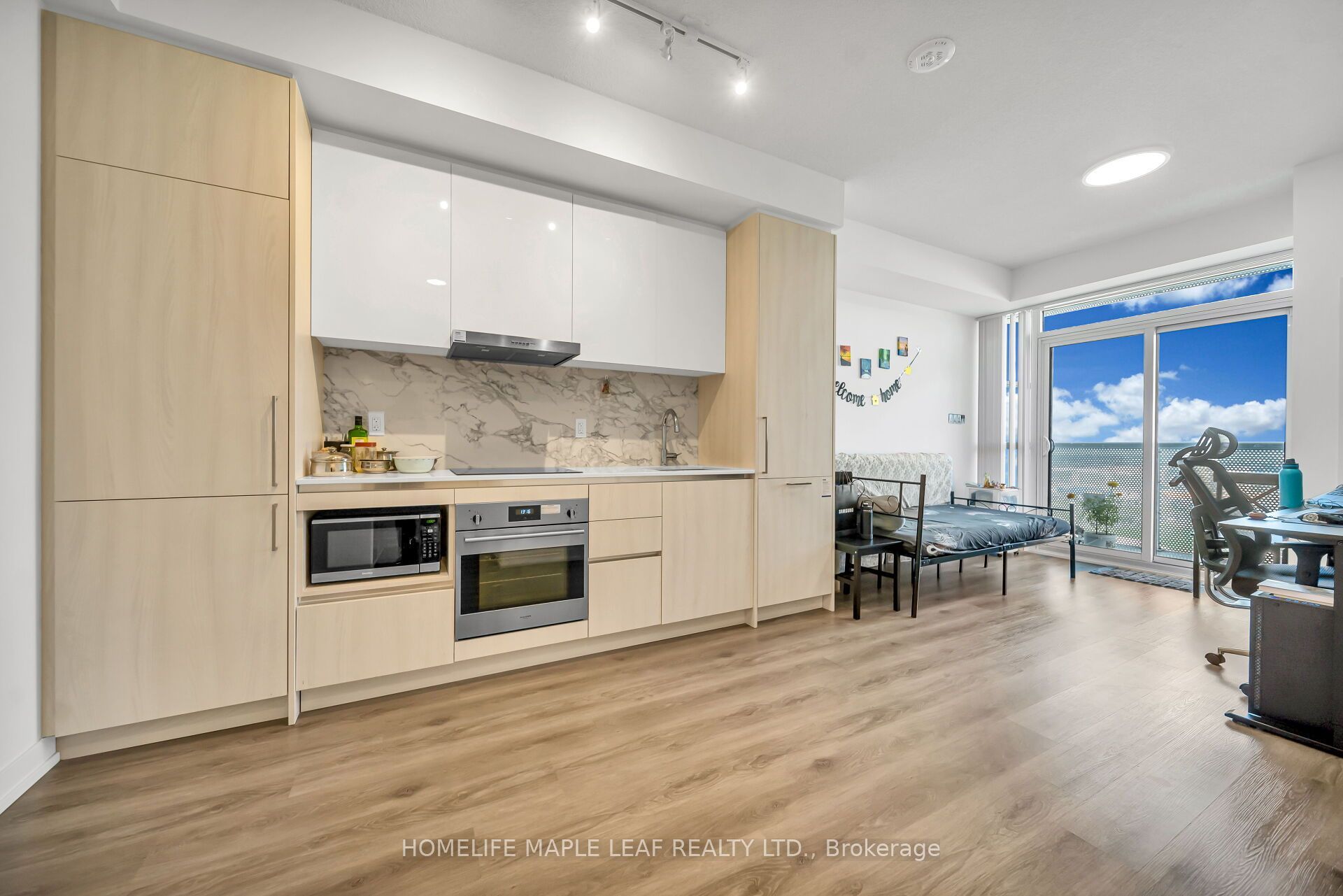 225 Commerce Street 2211 Property Photo 16