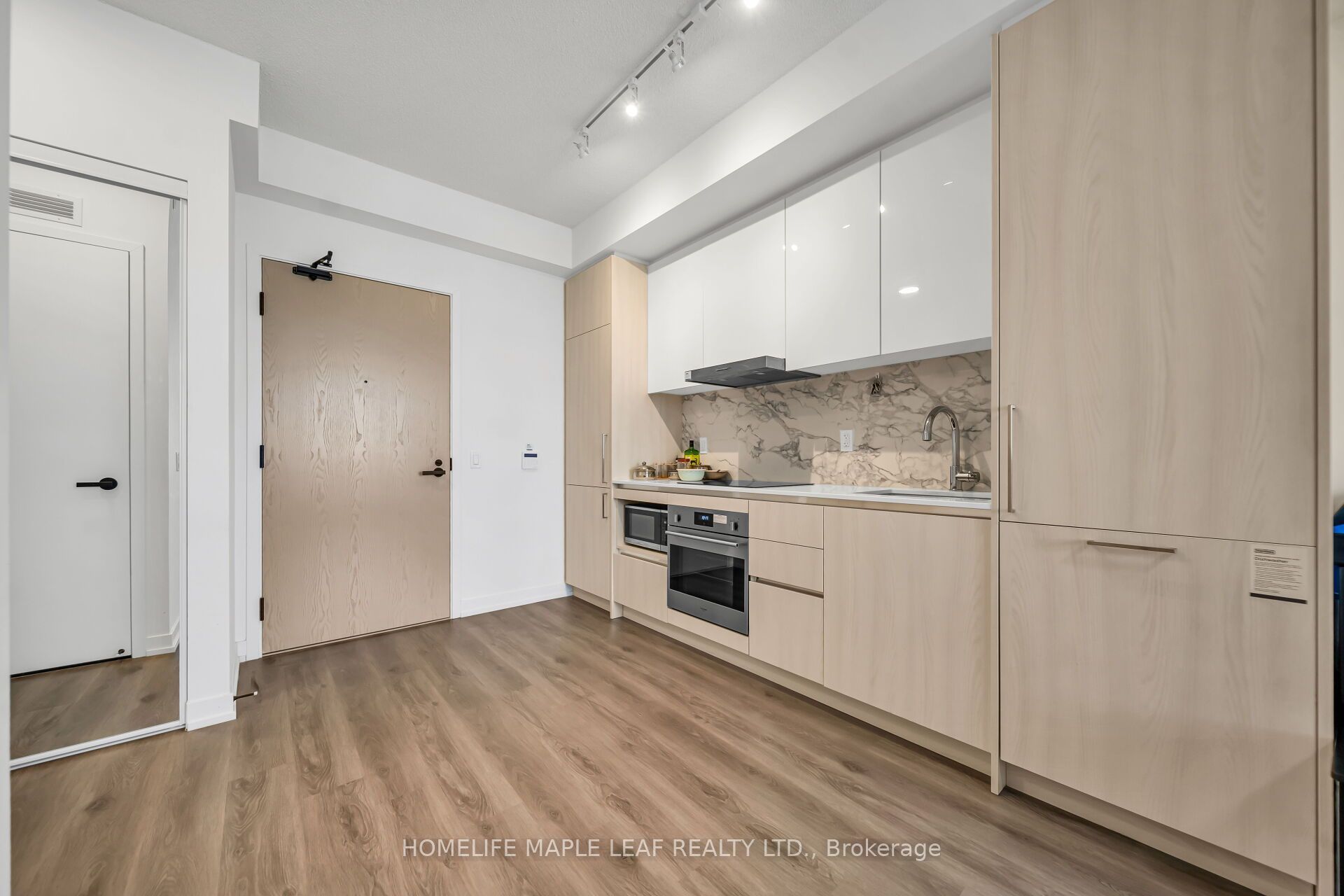 225 Commerce Street 2211 Property Photo 18