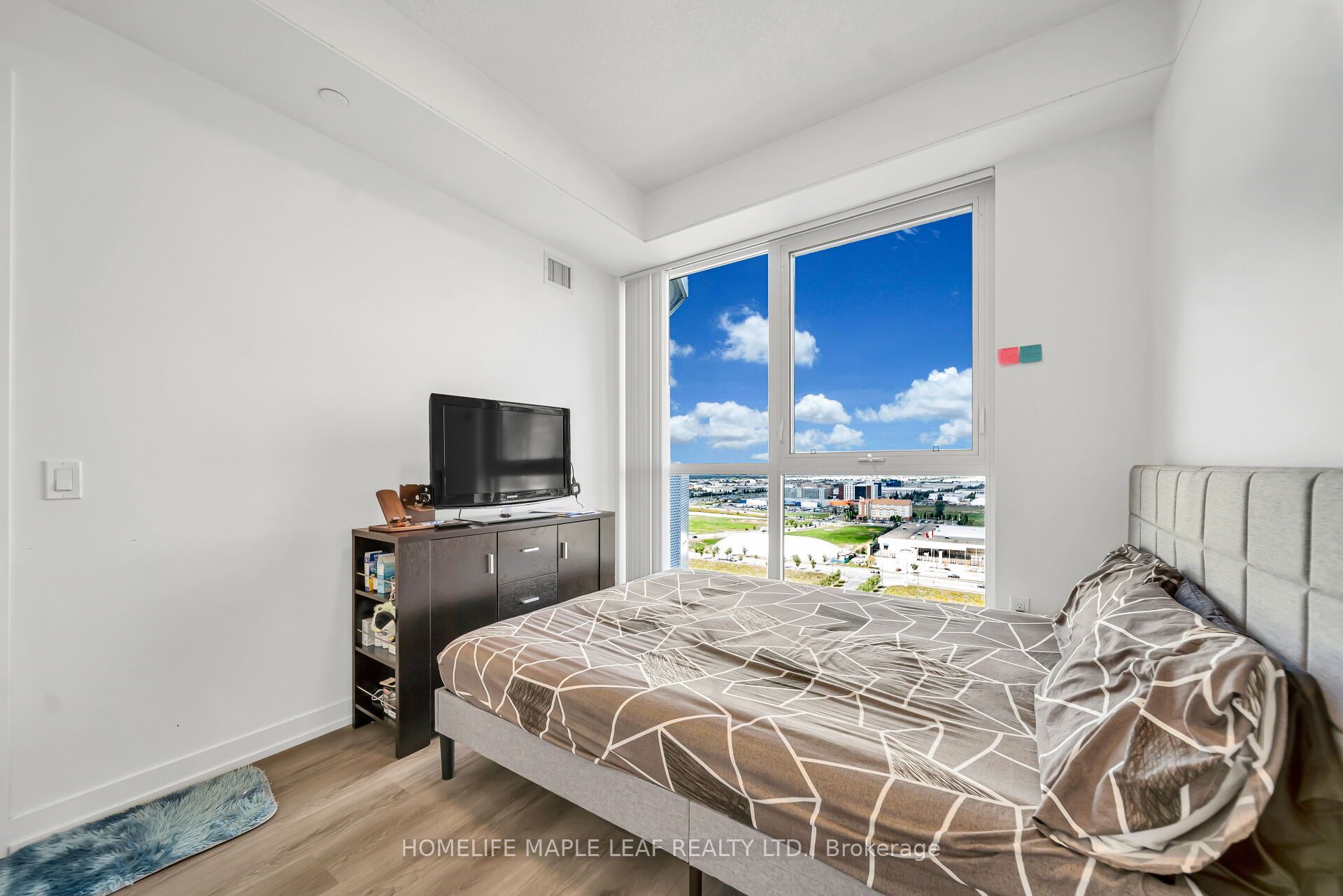 225 Commerce Street 2211 Property Photo 25