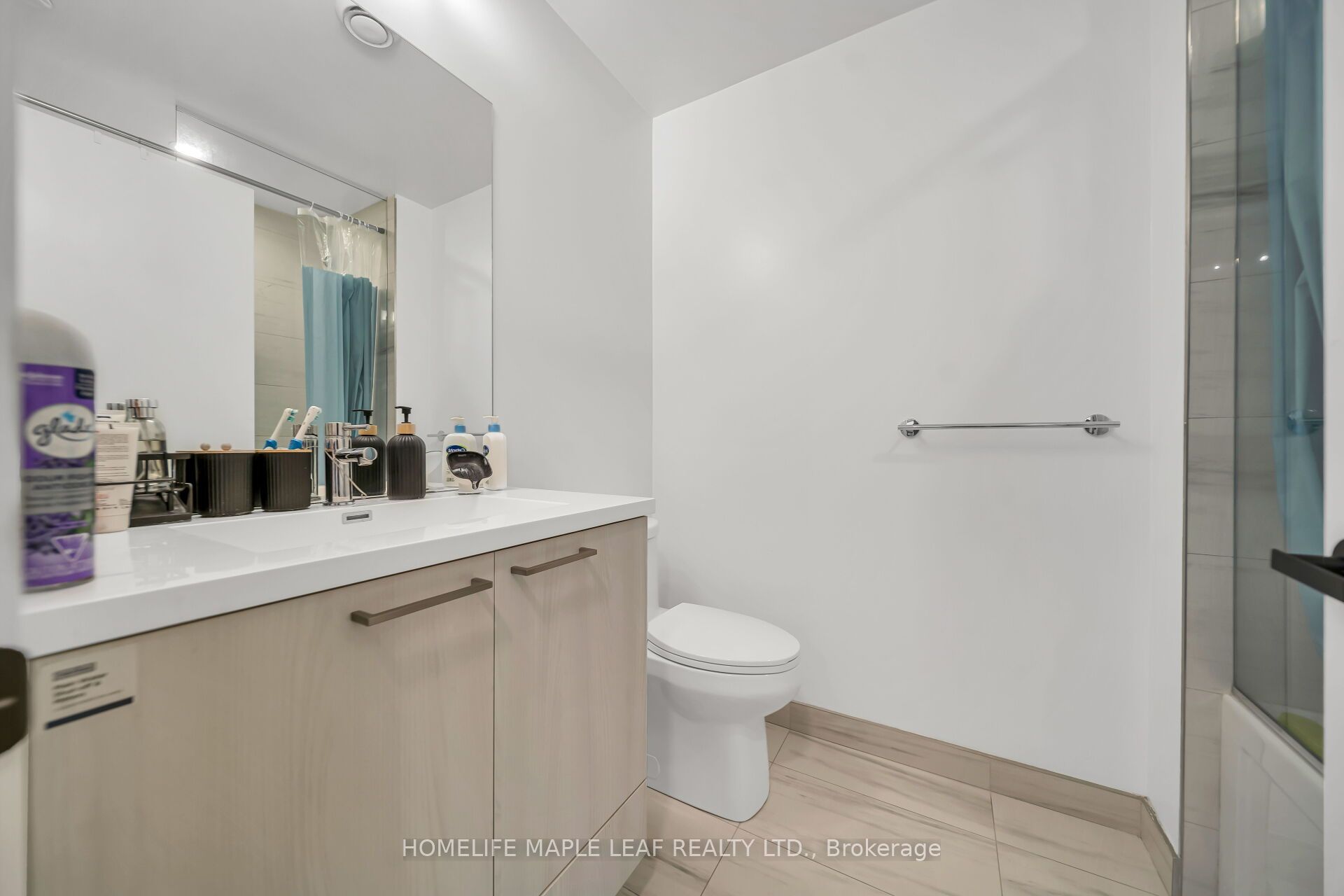 225 Commerce Street 2211 Property Photo 28