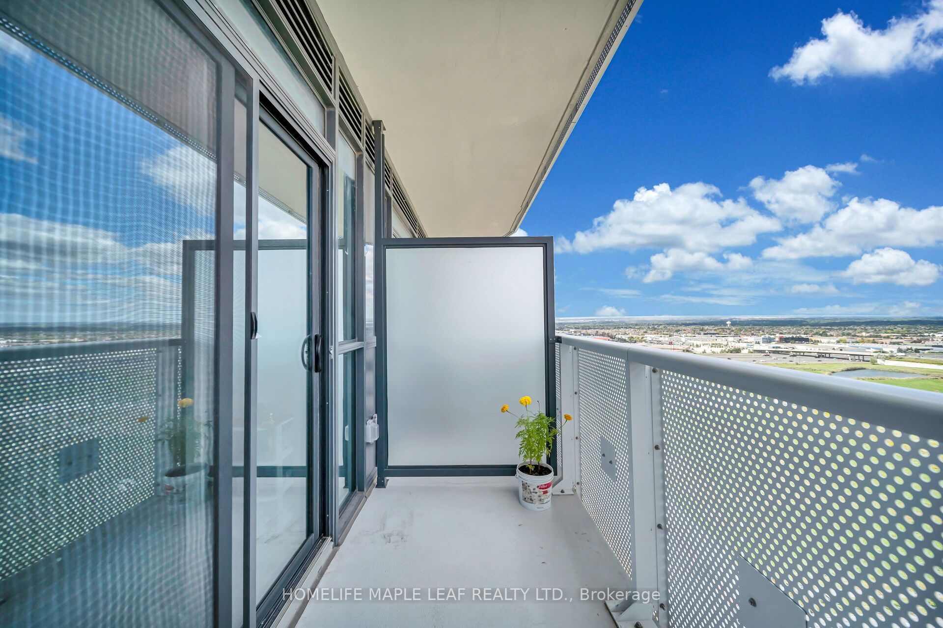 225 Commerce Street 2211 Property Photo 34