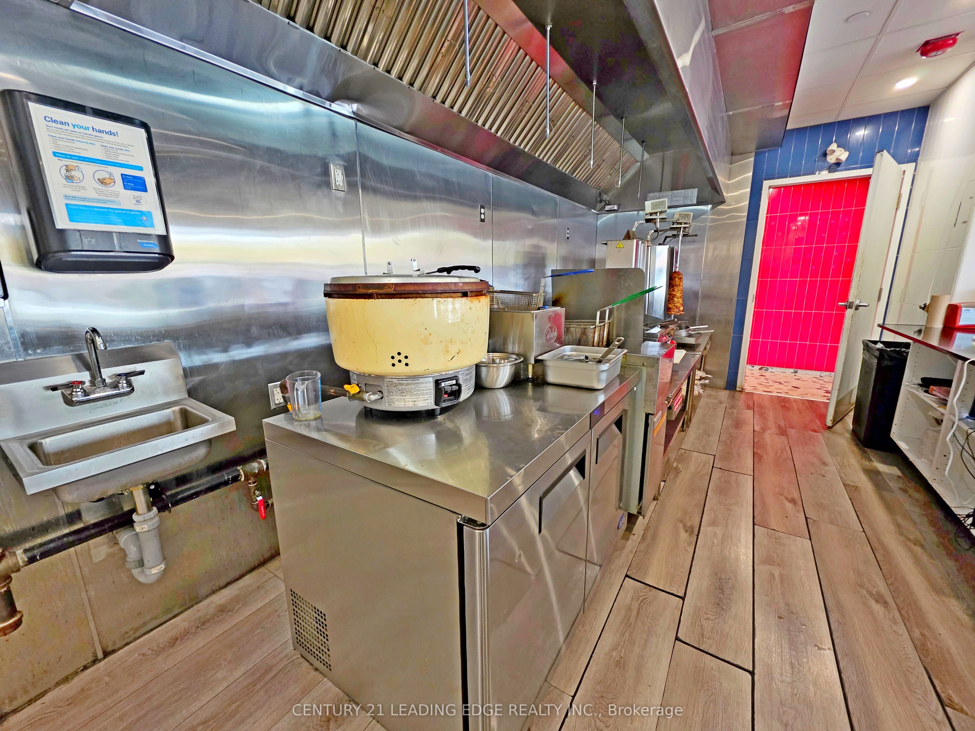 443 The Queensway South 14a Property Photo 6