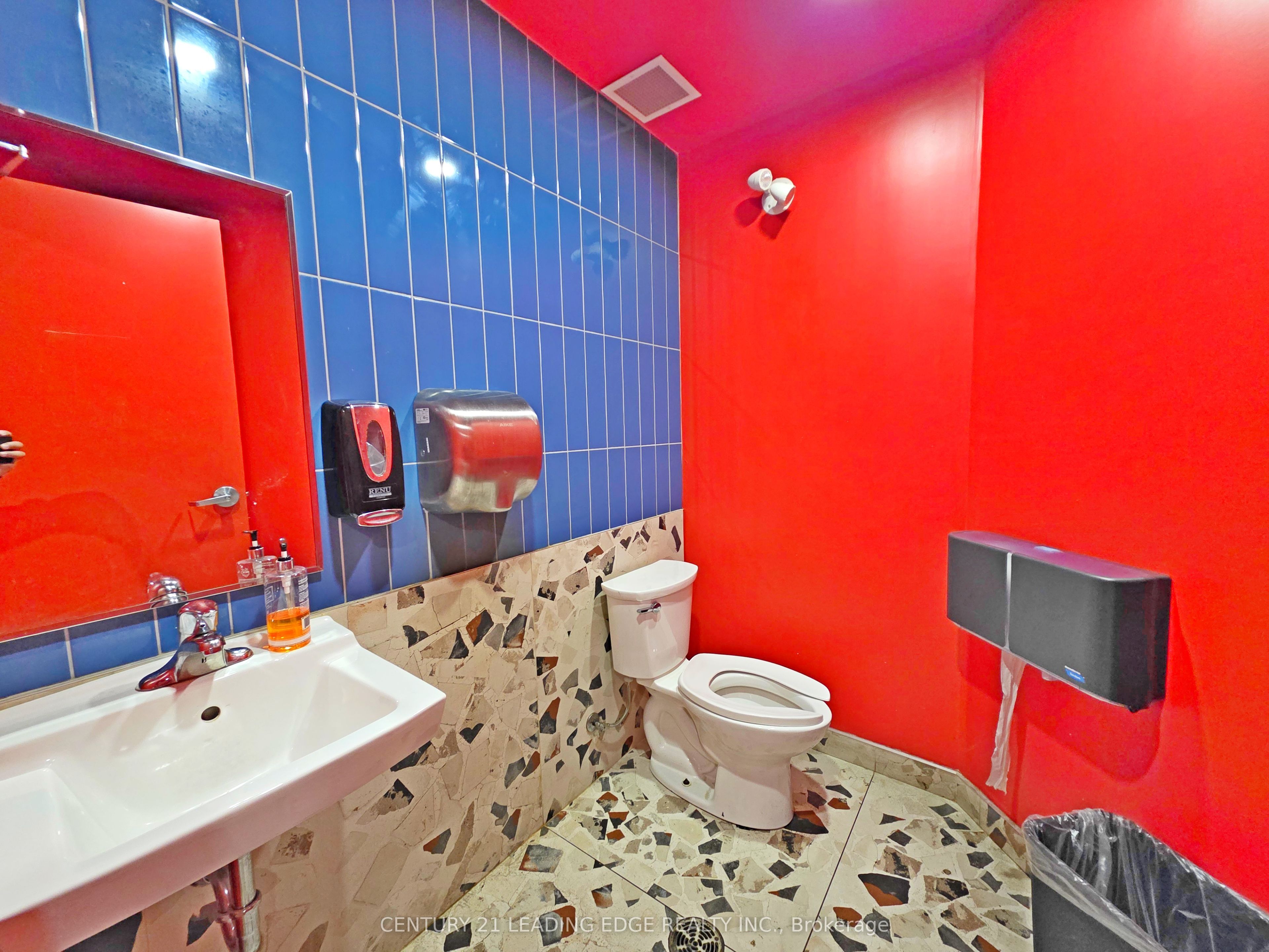 443 The Queensway South 14a Property Photo 14