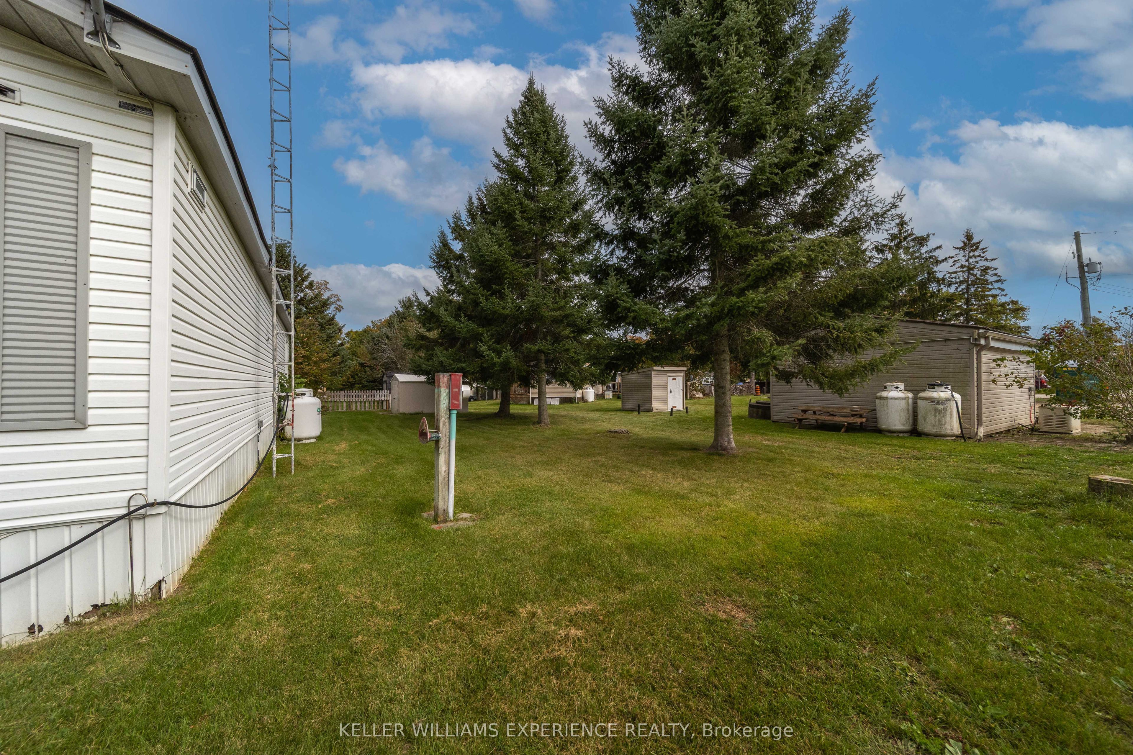 4976 25th Sideroad 27 Property Photo 13