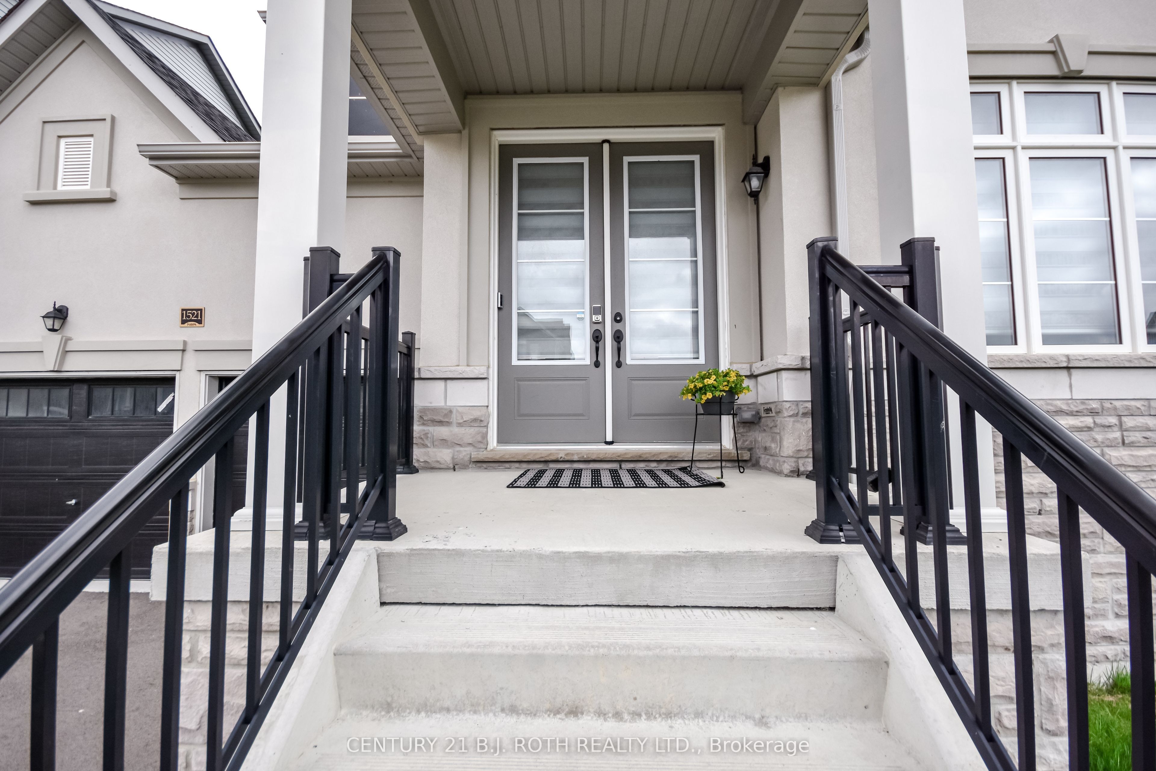 1521 Broderick Street Property Photo 3