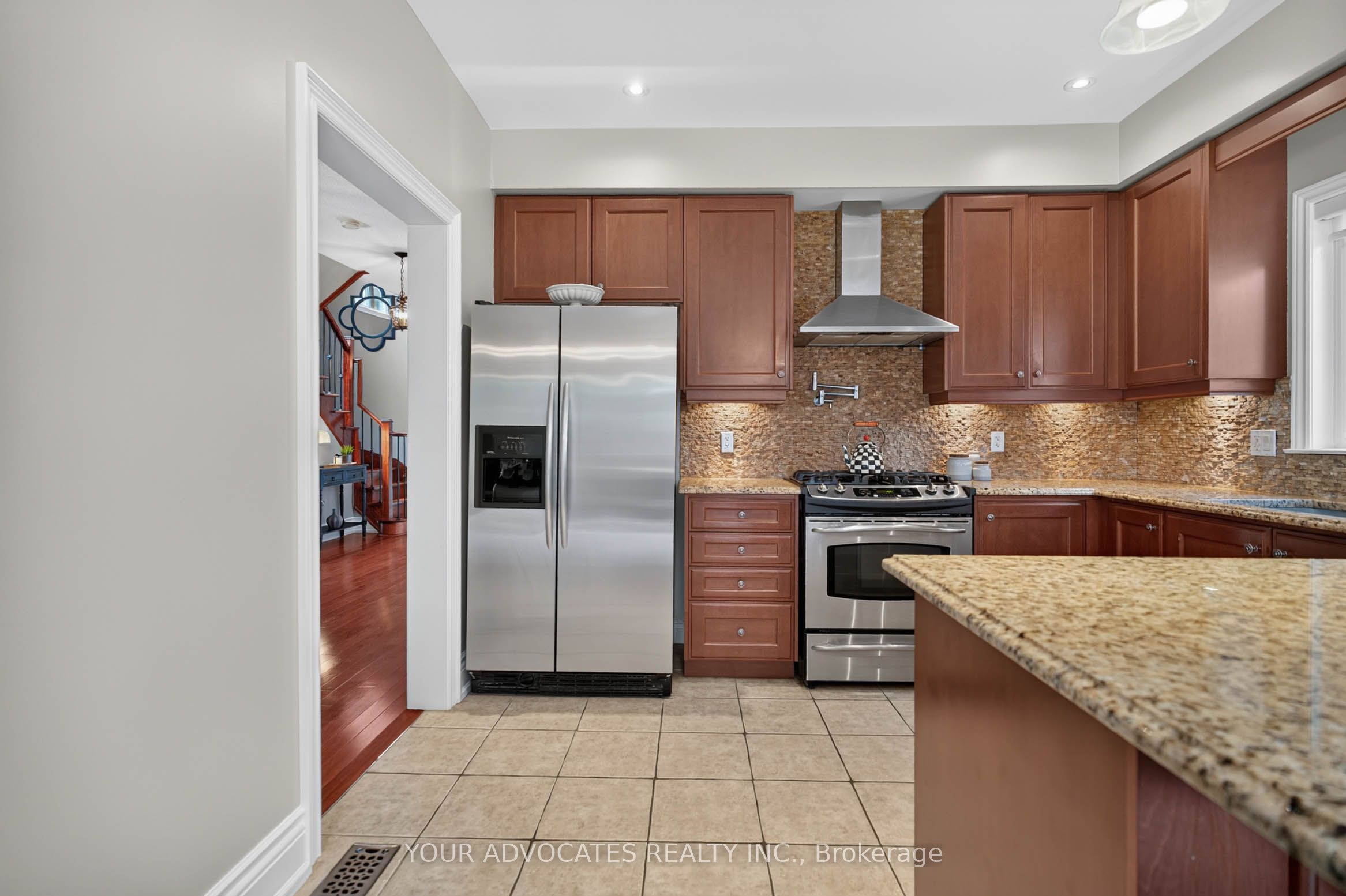 228 Twin Hills Crescent Property Photo 9