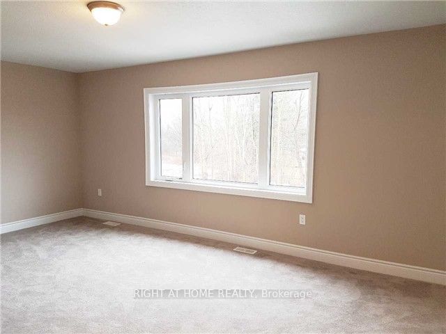 11 Richmond Park Drive Property Photo 10