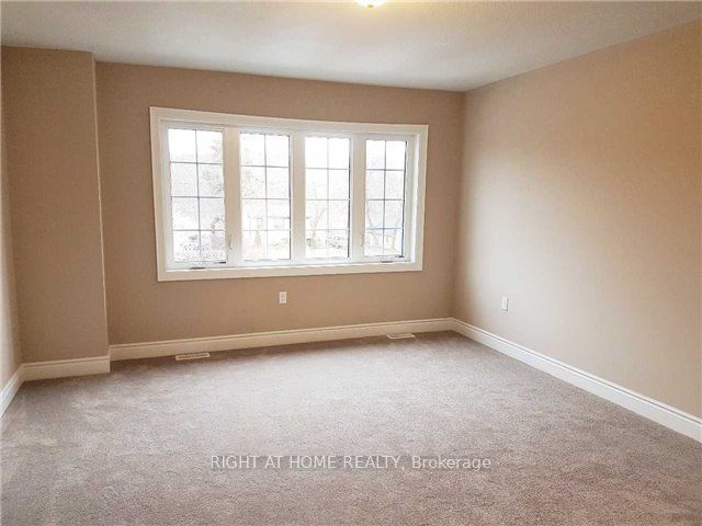 11 Richmond Park Drive Property Photo 12
