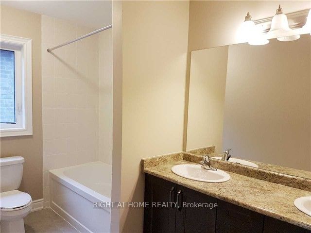 11 Richmond Park Drive Property Photo 13