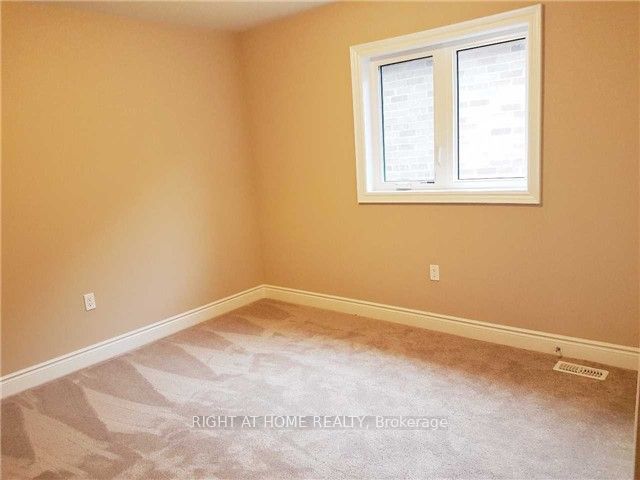 11 Richmond Park Drive Property Photo 15