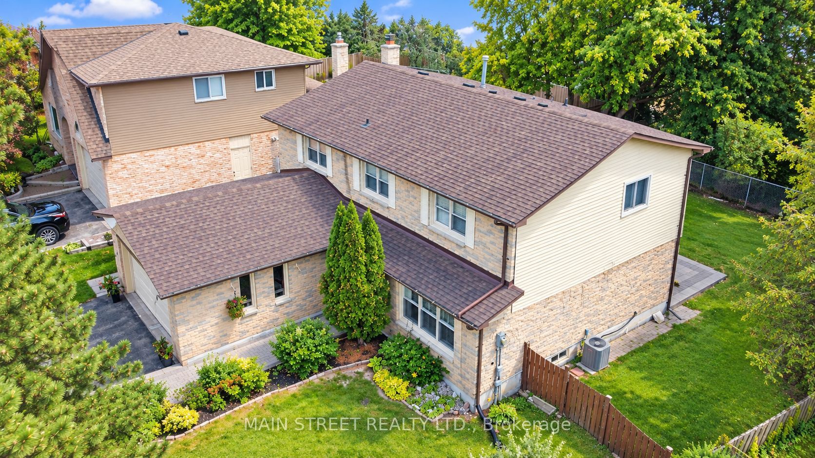 850 Arnold Crescent