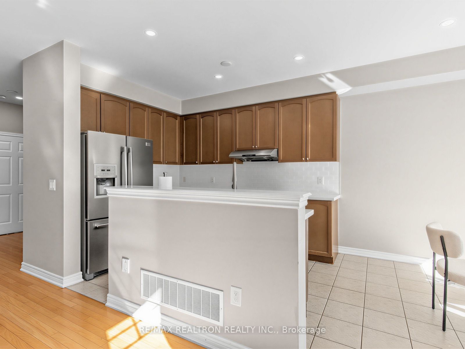 135 Windrow Street Property Photo 11
