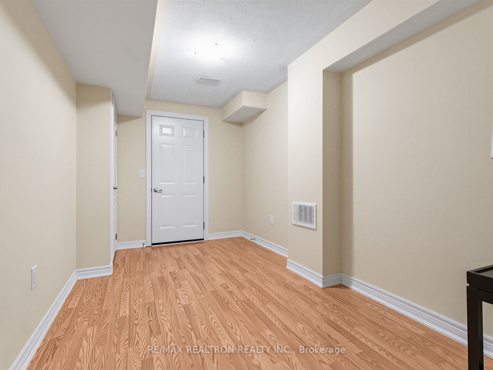 135 Windrow Street Property Photo 29