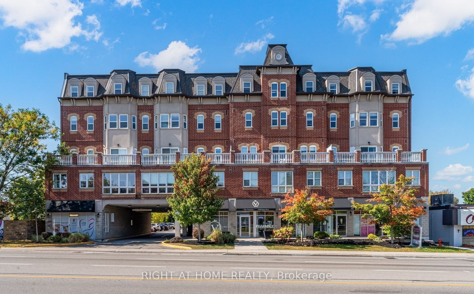 15450 Yonge Street 202 Property Photo 1
