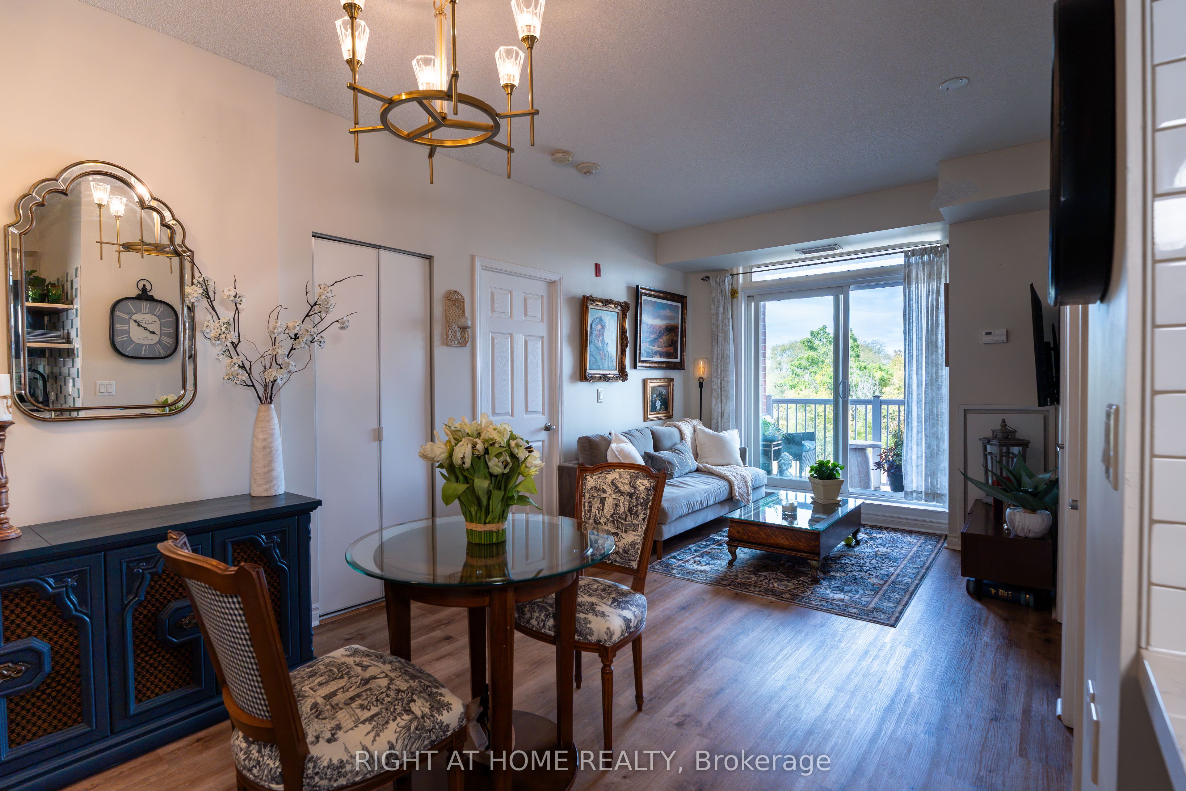 15450 Yonge Street 202 Property Photo 5
