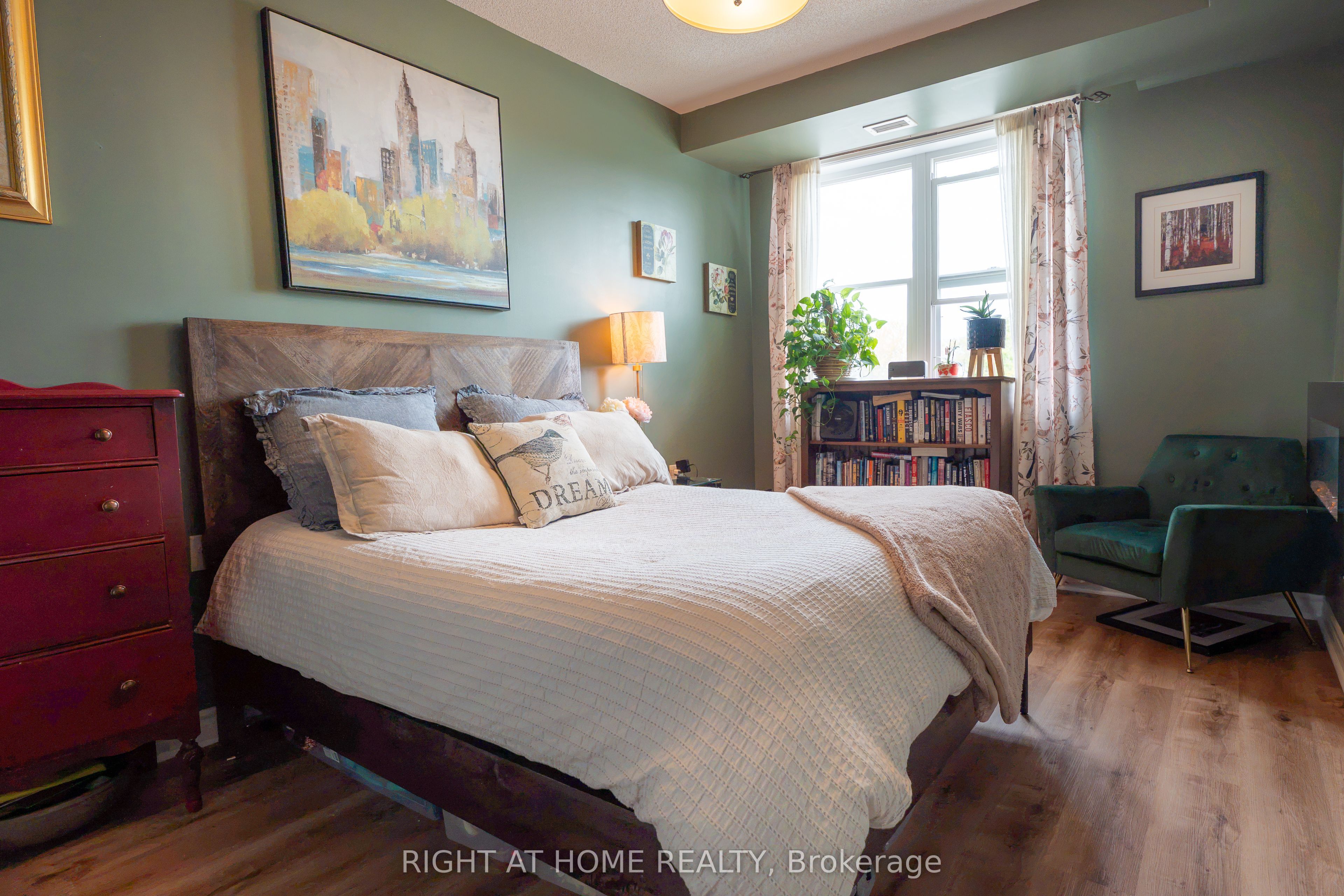 15450 Yonge Street 202 Property Photo 10