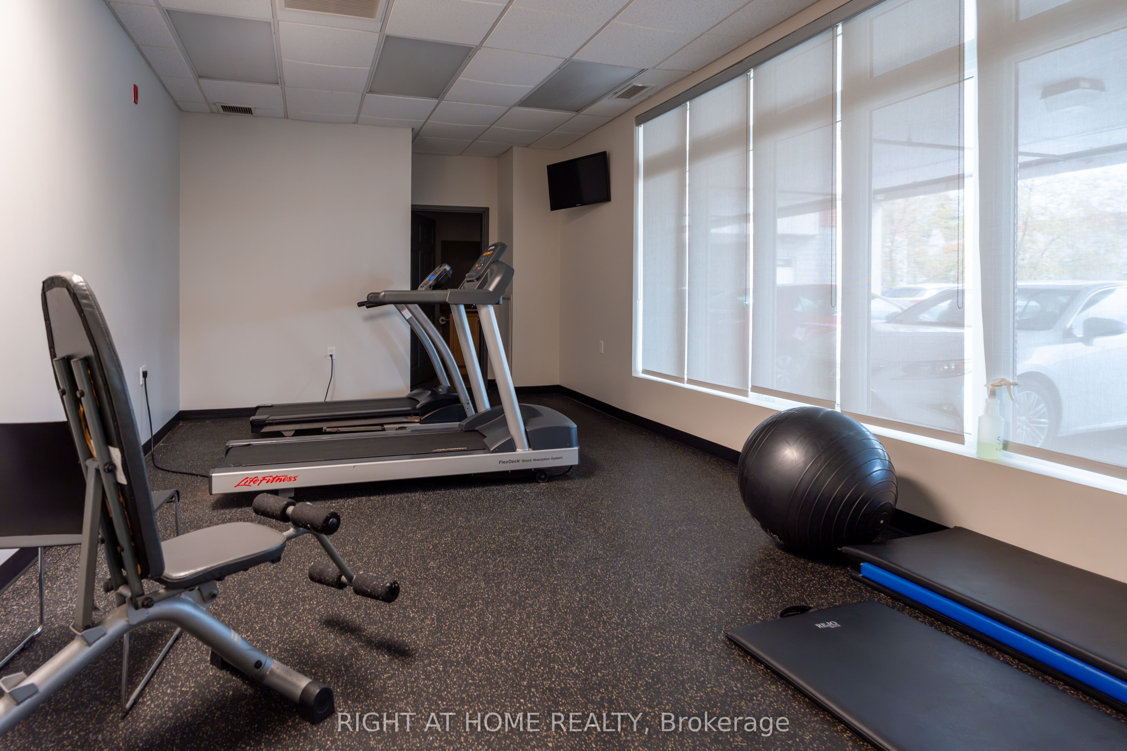 15450 Yonge Street 202 Property Photo 21