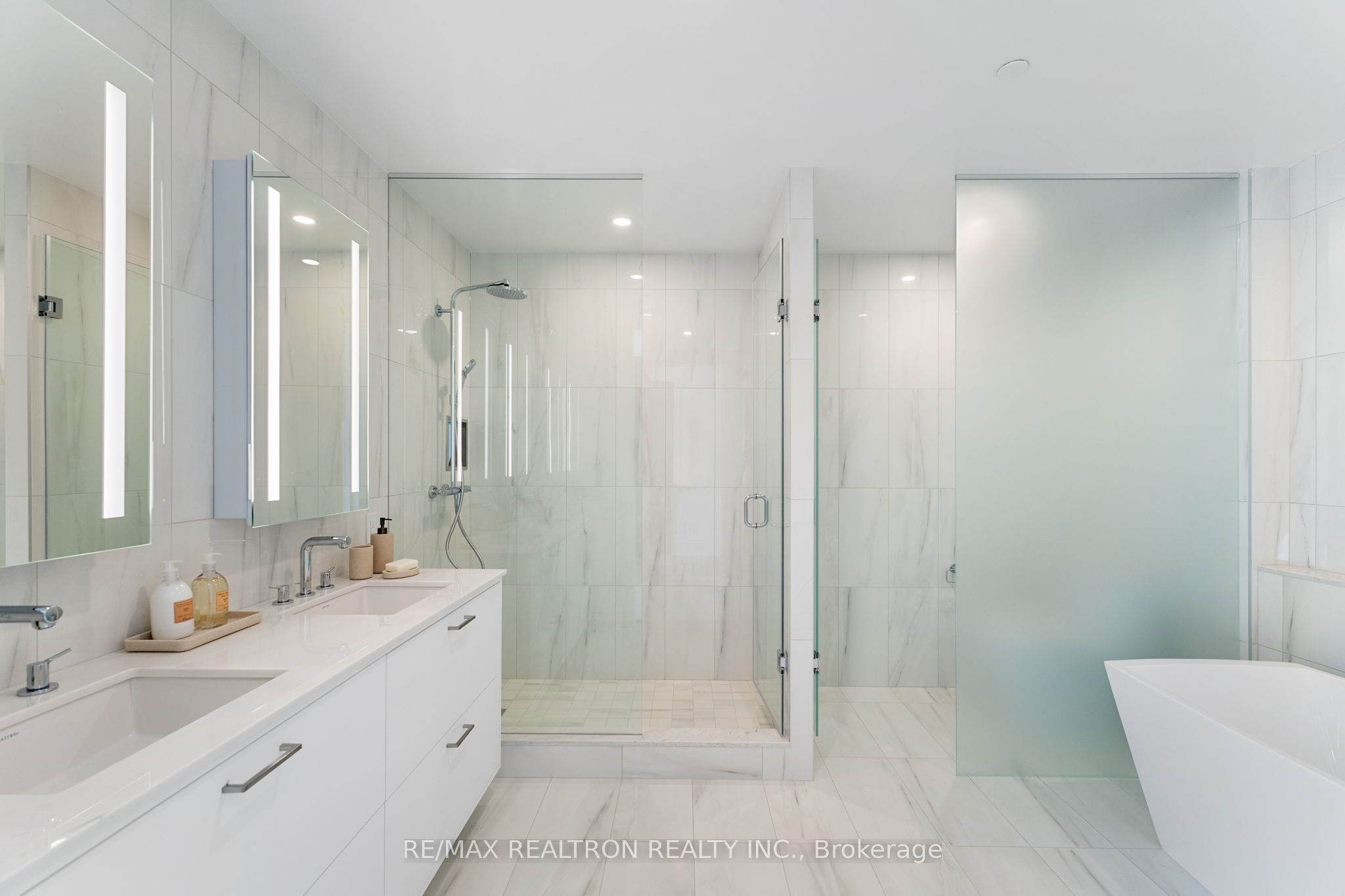 399 Royal Orchard Boulevard 418 Property Photo 30