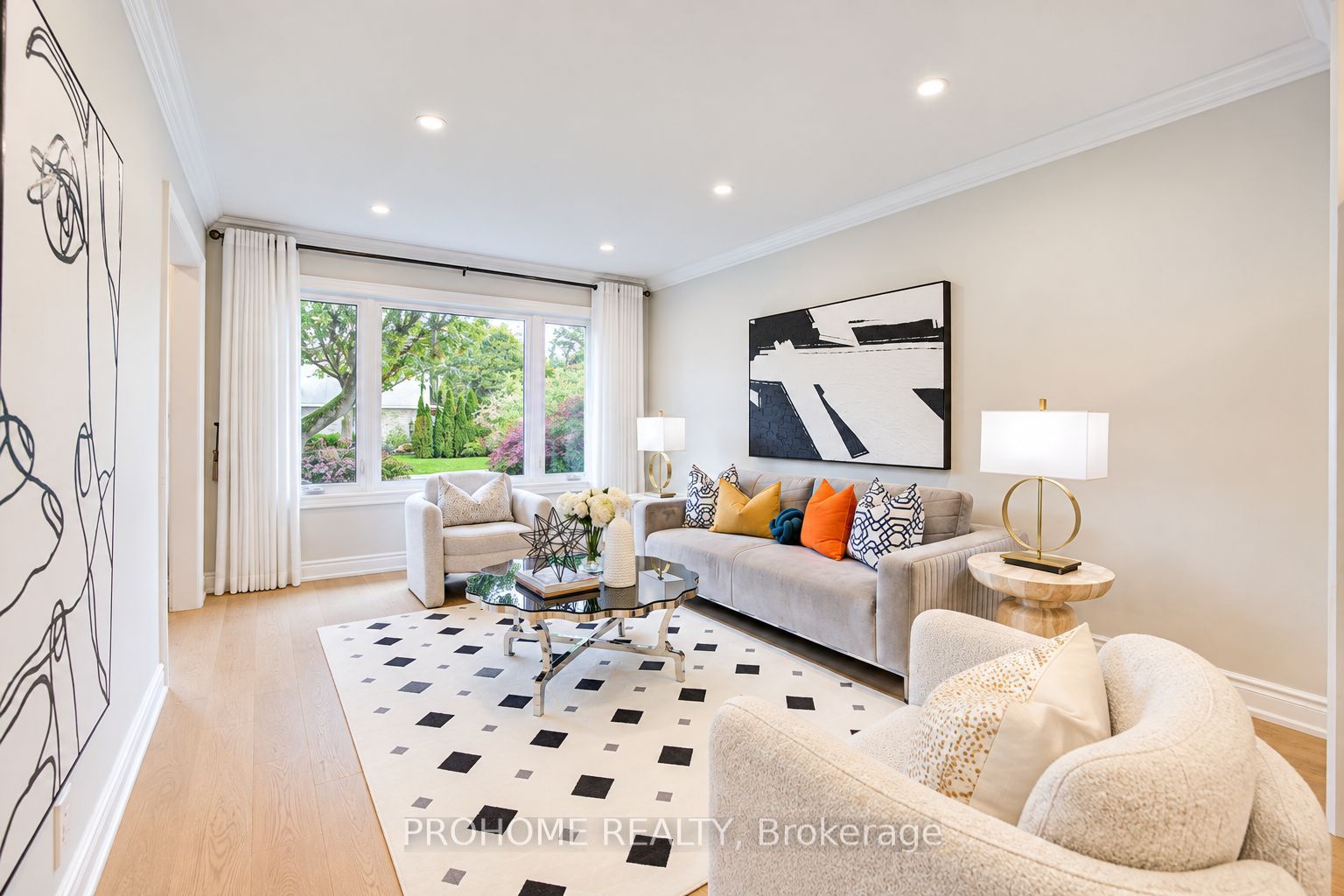 36 Summerfeldt Crescent Property Photo 4