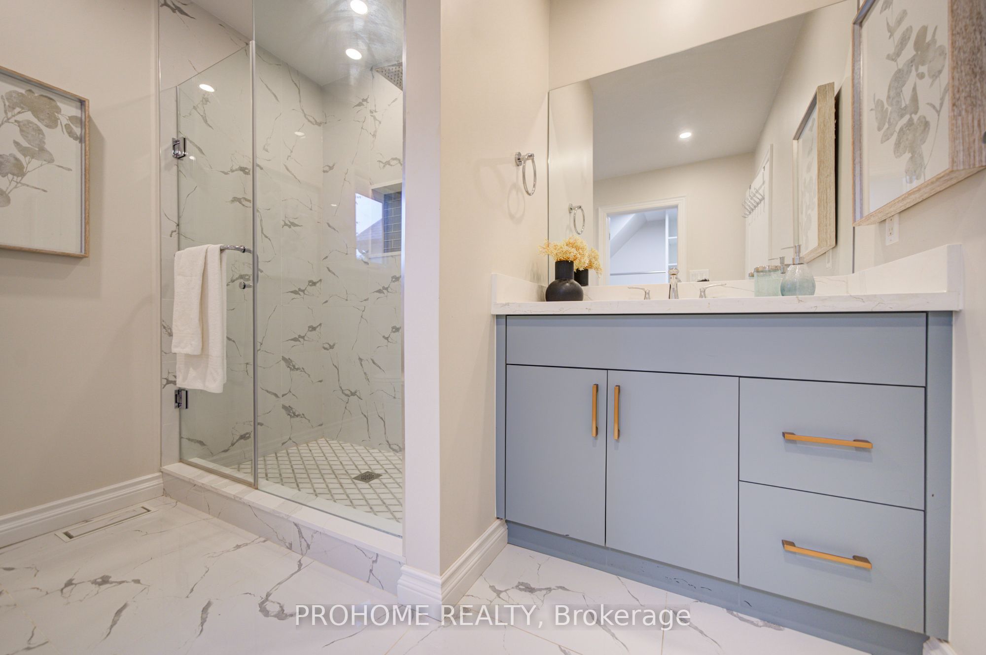 36 Summerfeldt Crescent Property Photo 27