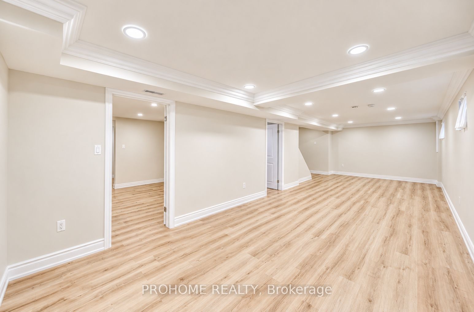 36 Summerfeldt Crescent Property Photo 37