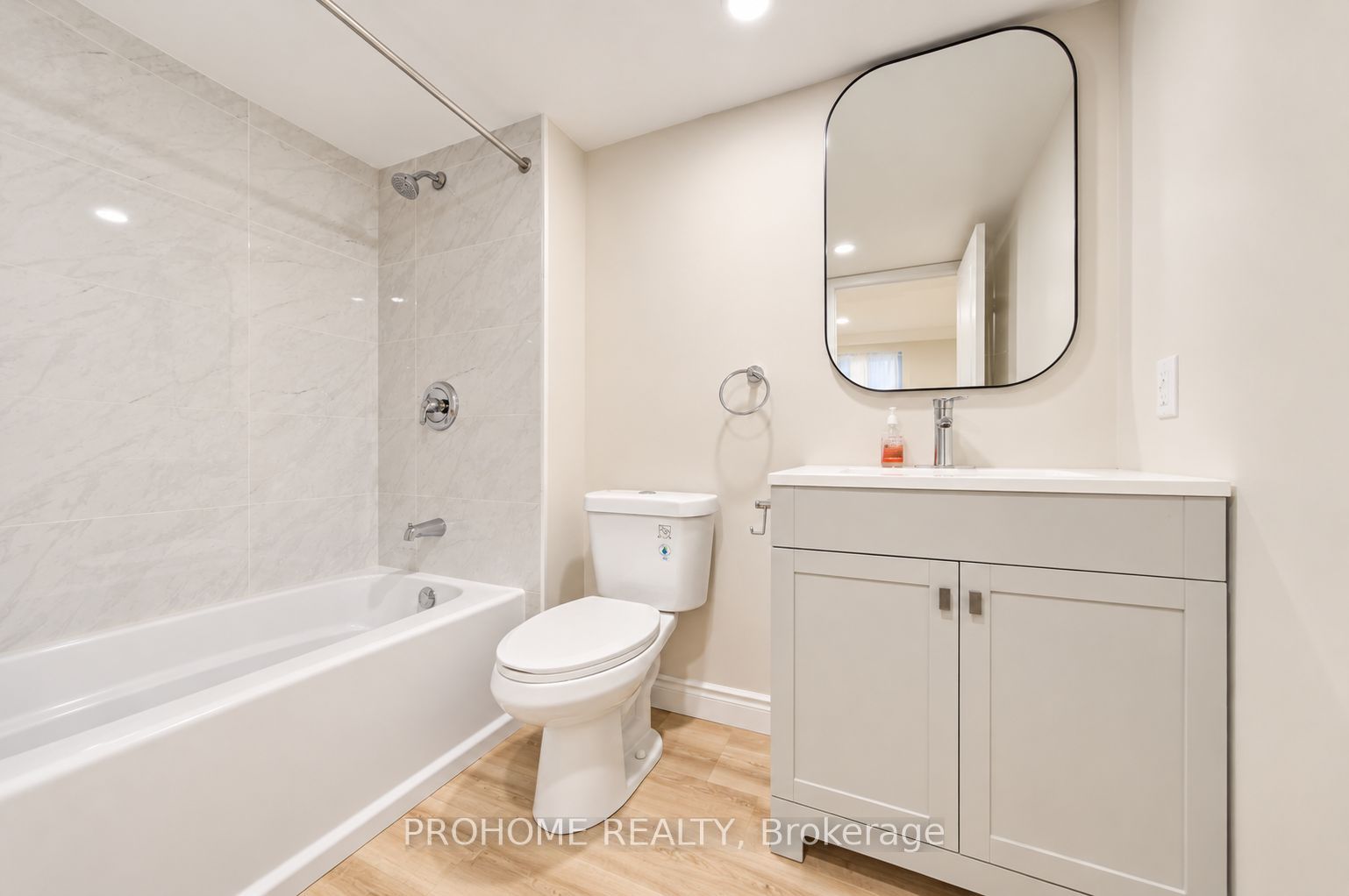 36 Summerfeldt Crescent Property Photo 38