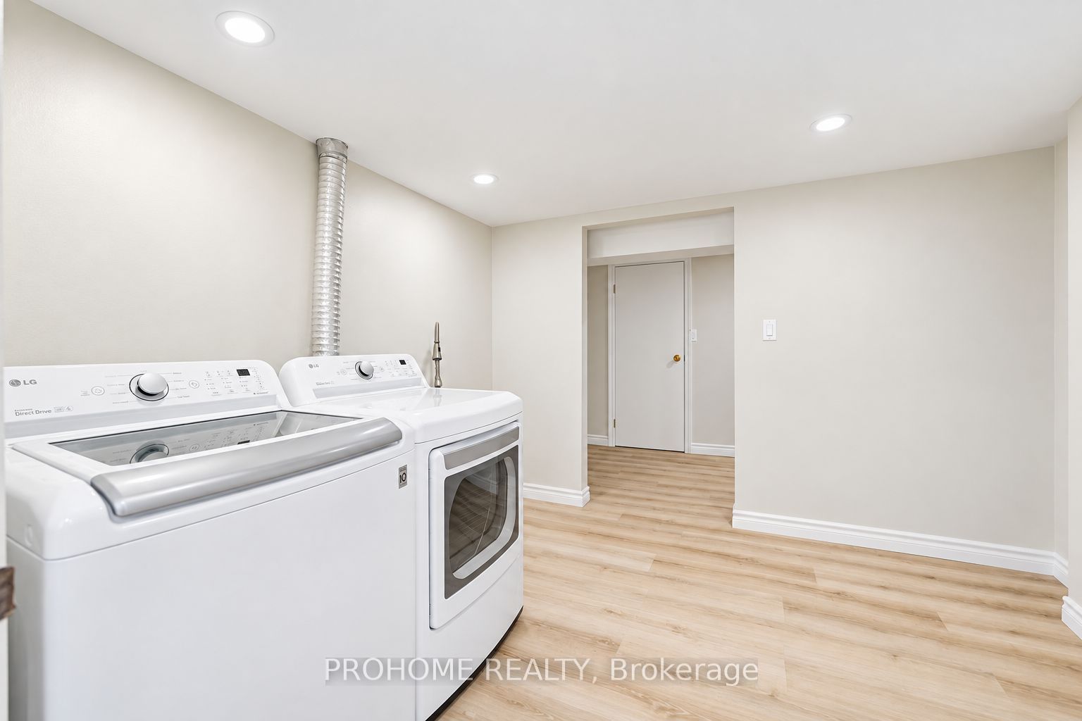 36 Summerfeldt Crescent Property Photo 39