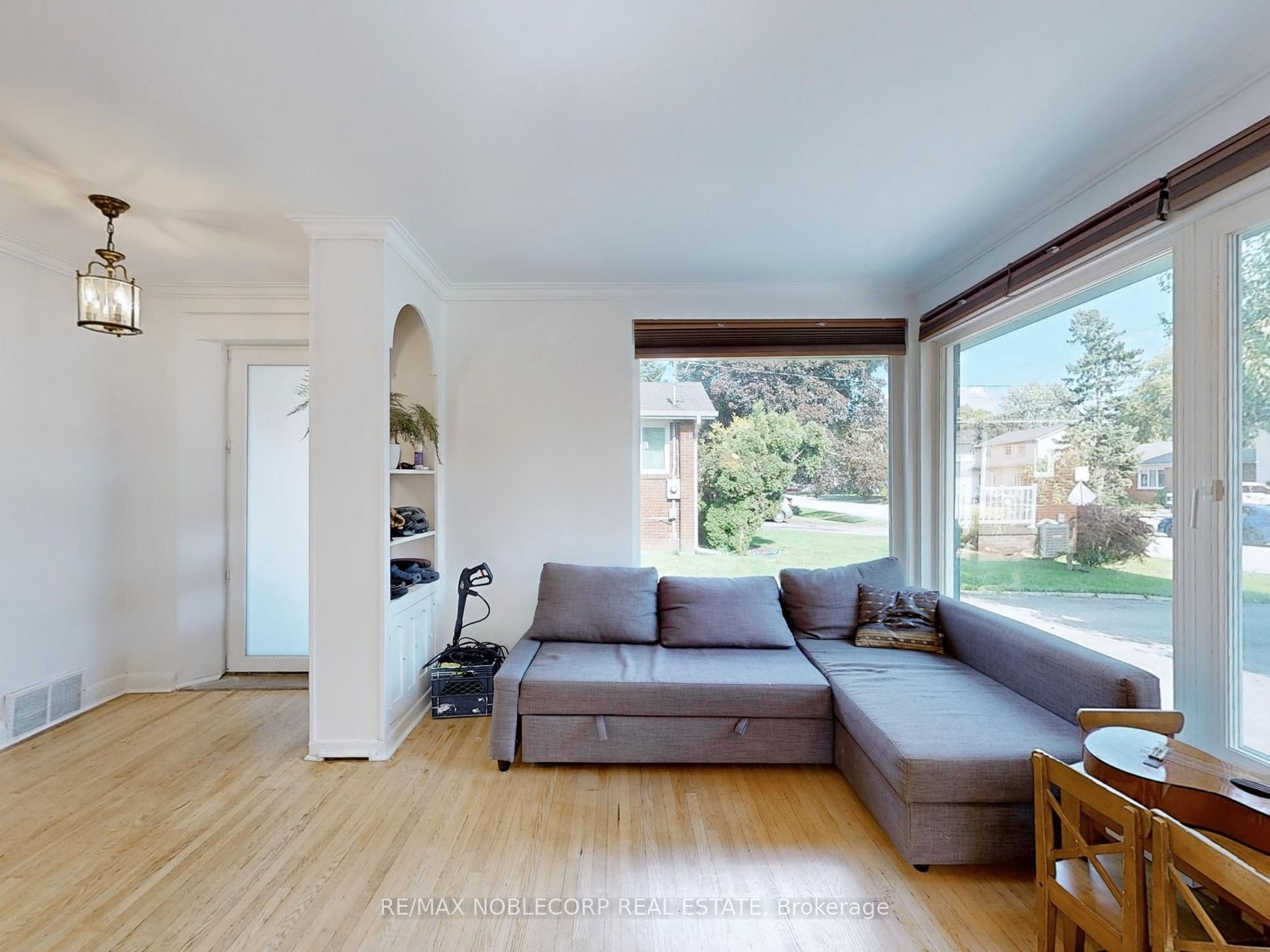 100 Rockport Crescent Property Photo 8
