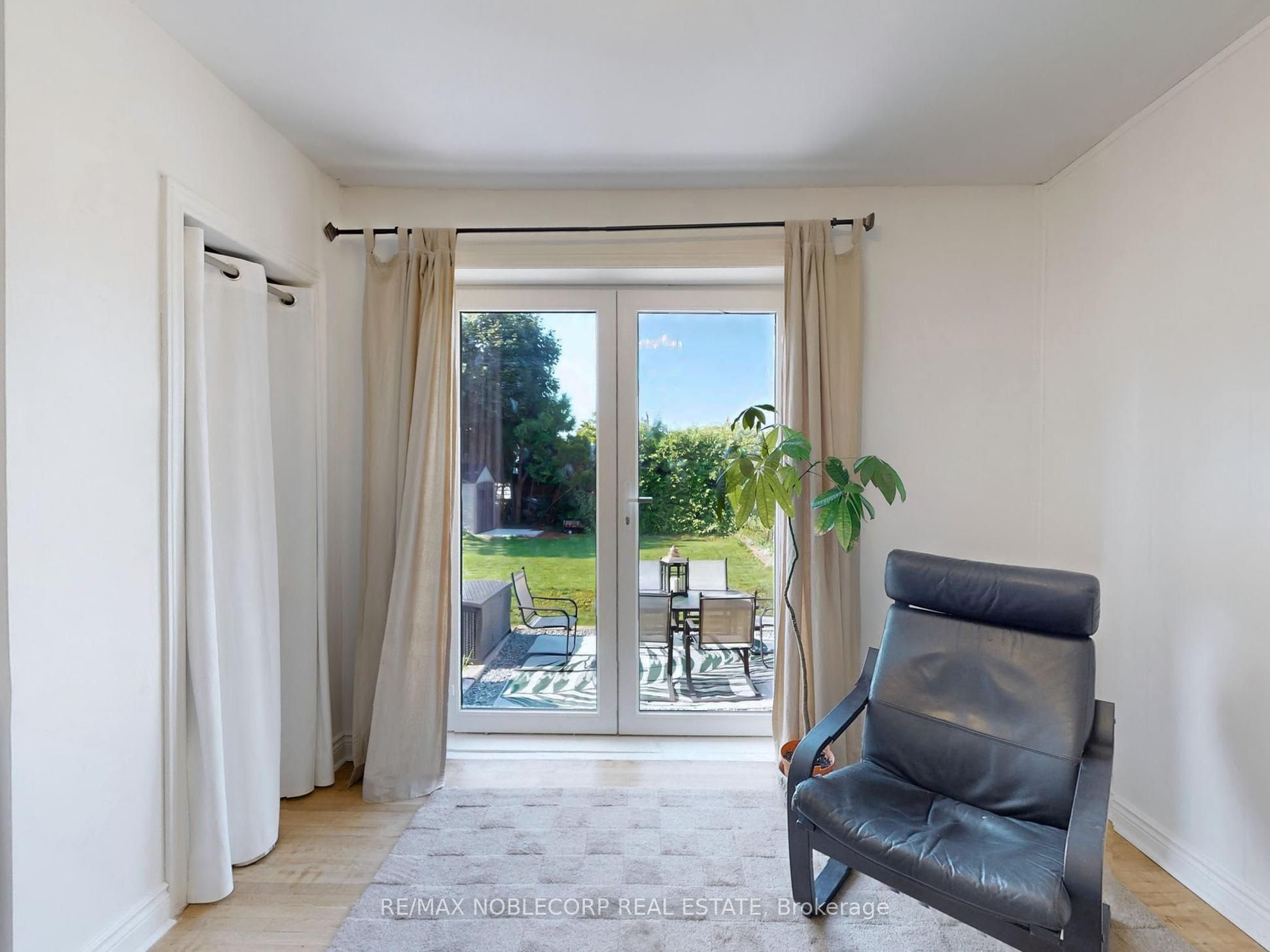 100 Rockport Crescent Property Photo 18