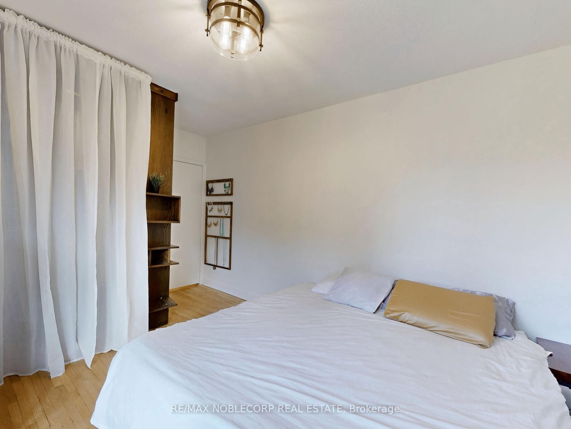 100 Rockport Crescent Property Photo 20