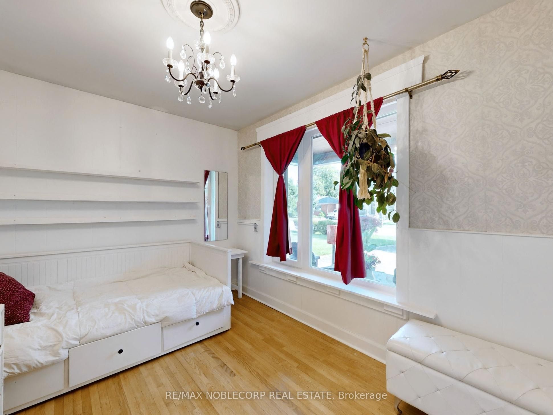 100 Rockport Crescent Property Photo 25