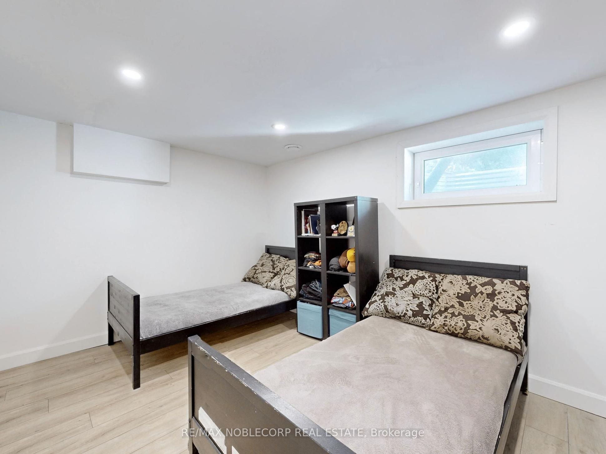 100 Rockport Crescent Property Photo 31