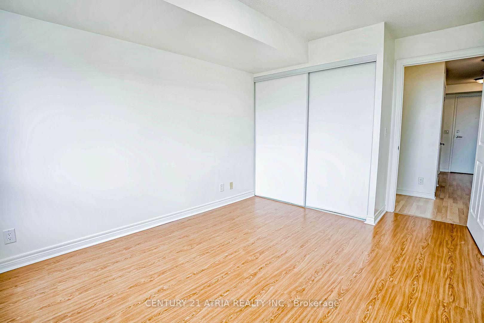 33 Cox Boulevard 1007 Property Photo 13