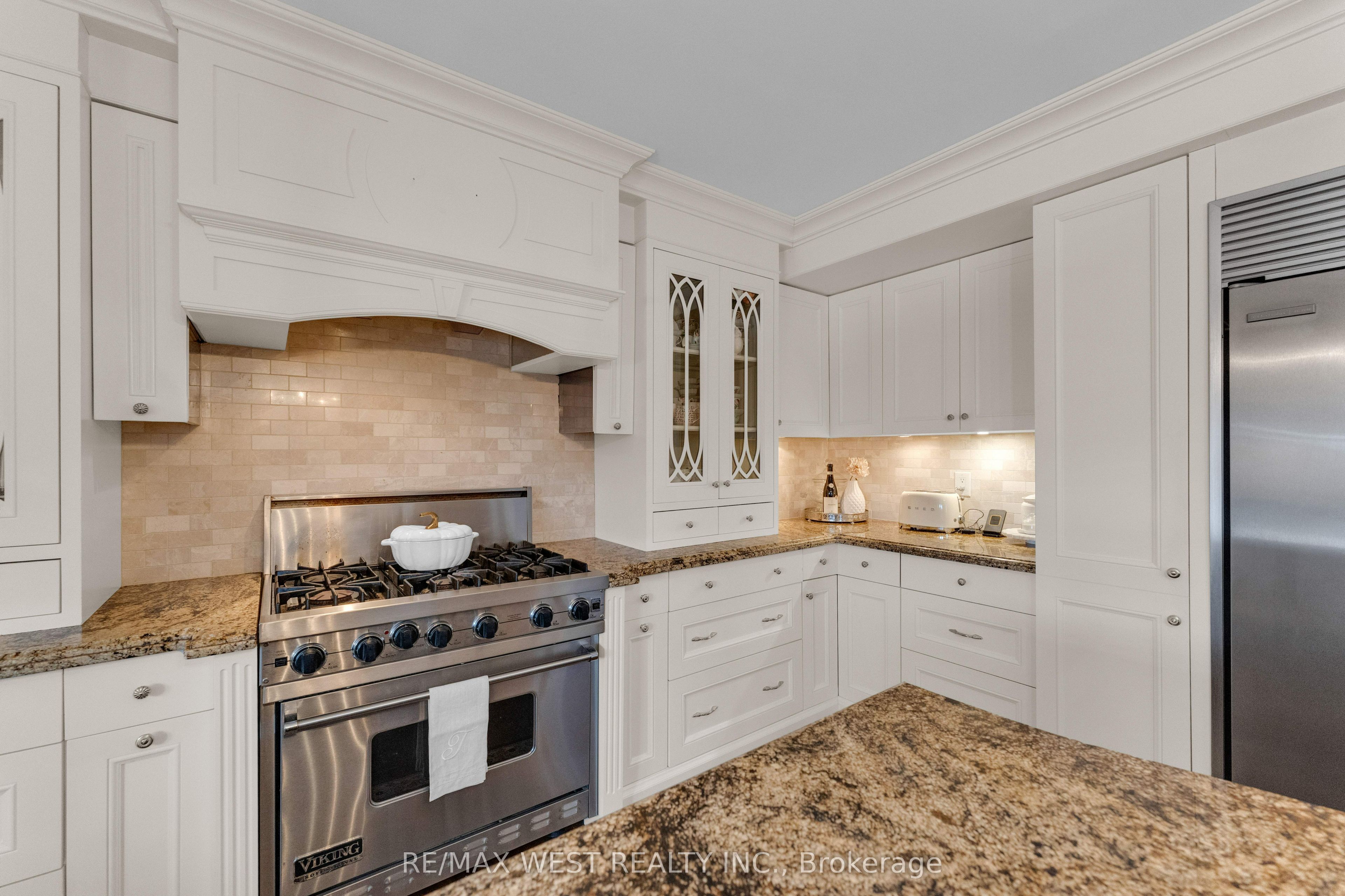 93 Fern Valley Crescent Property Photo 10