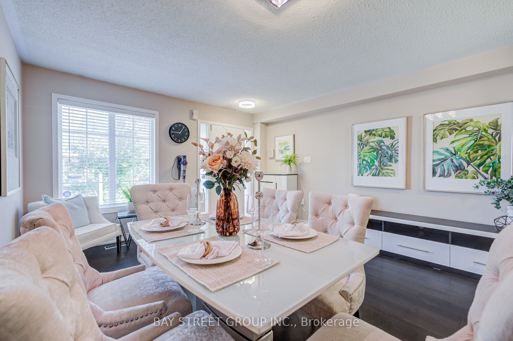 25 Waterton Crescent Property Photo 8