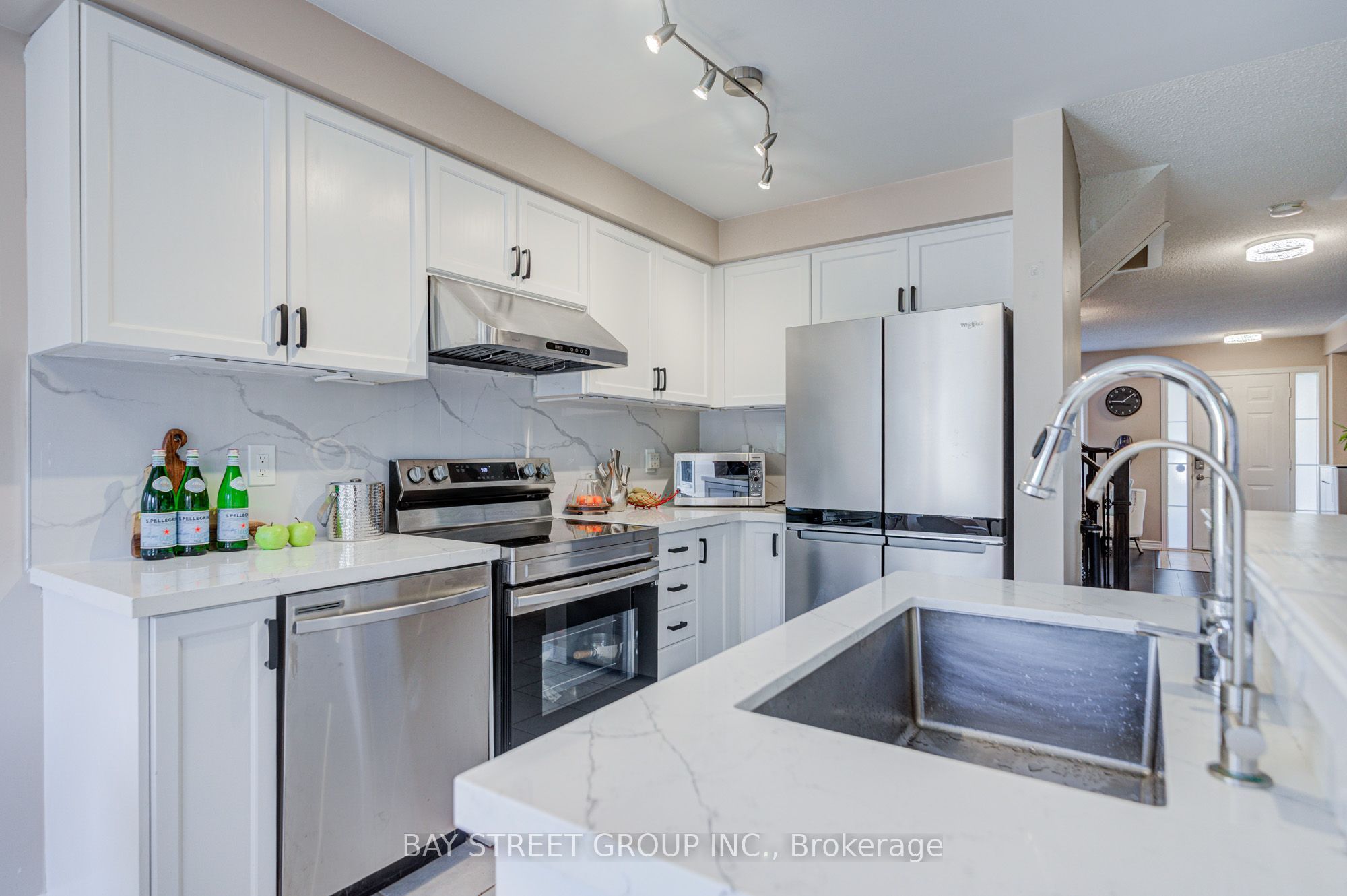 25 Waterton Crescent Property Photo 11