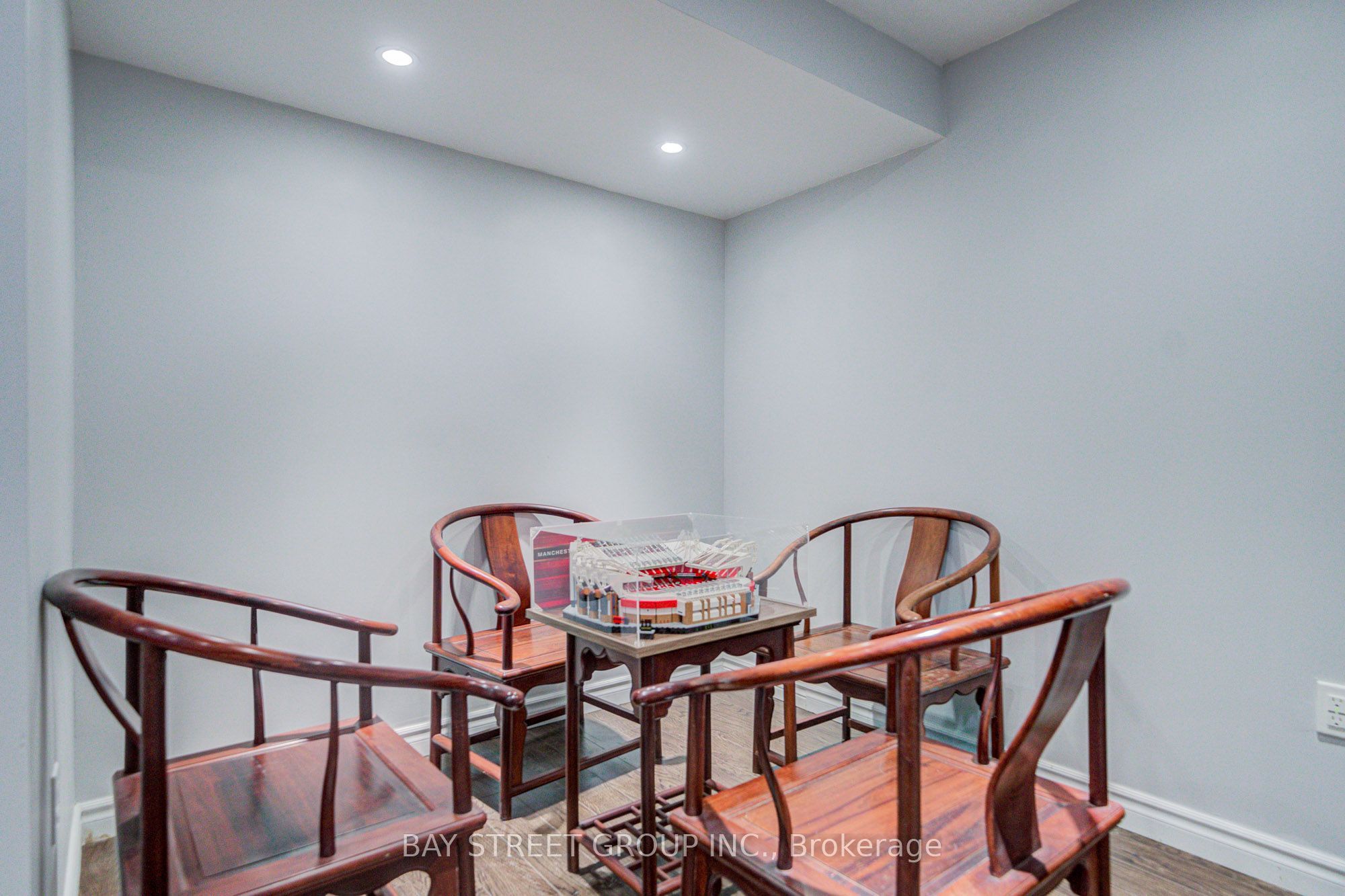25 Waterton Crescent Property Photo 29