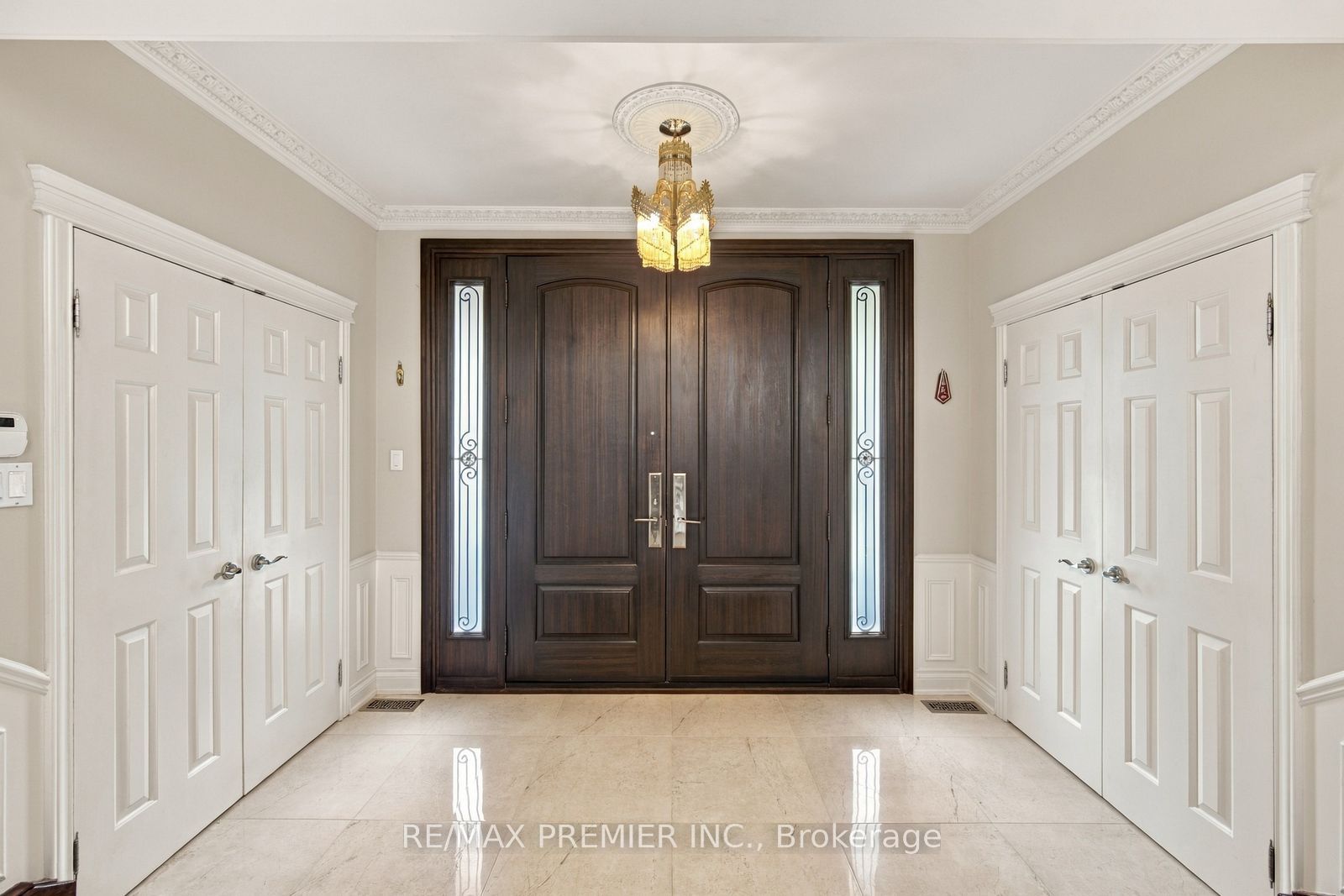 98 Cairnburg Place Property Photo 7
