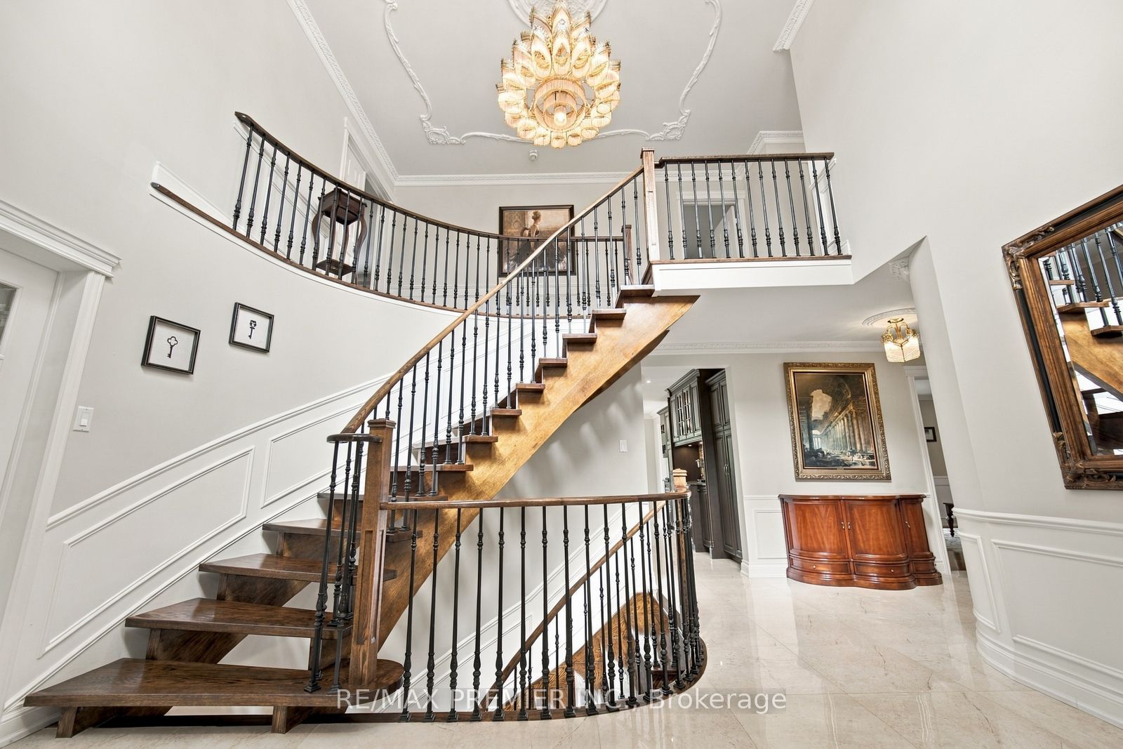 98 Cairnburg Place Property Photo 8