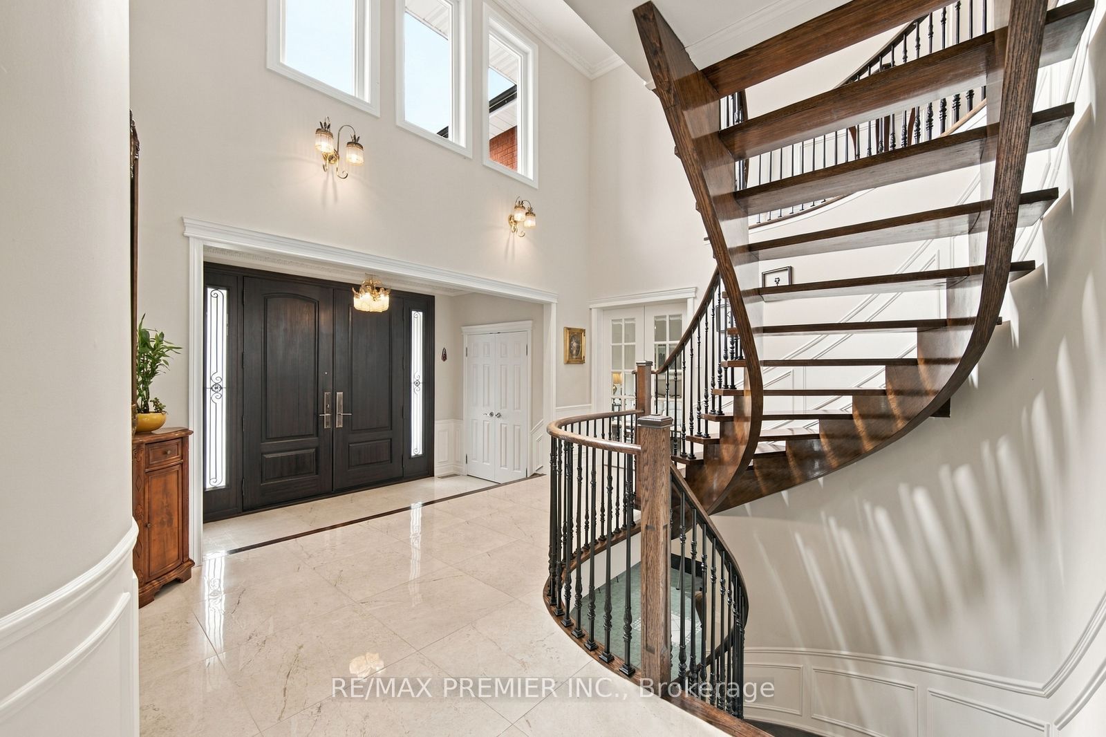 98 Cairnburg Place Property Photo 9