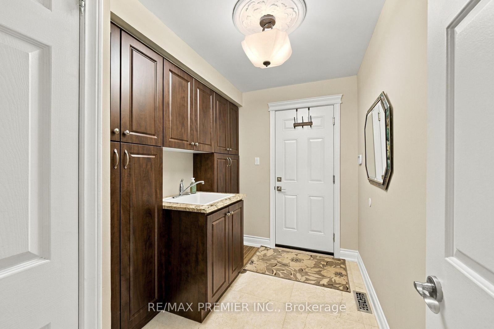 98 Cairnburg Place Property Photo 27