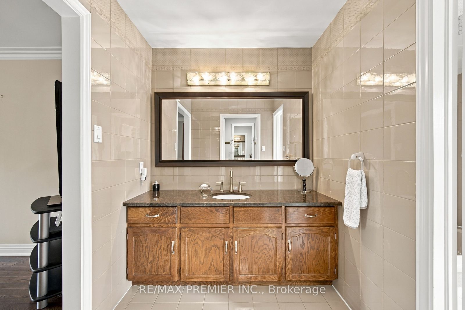 98 Cairnburg Place Property Photo 33