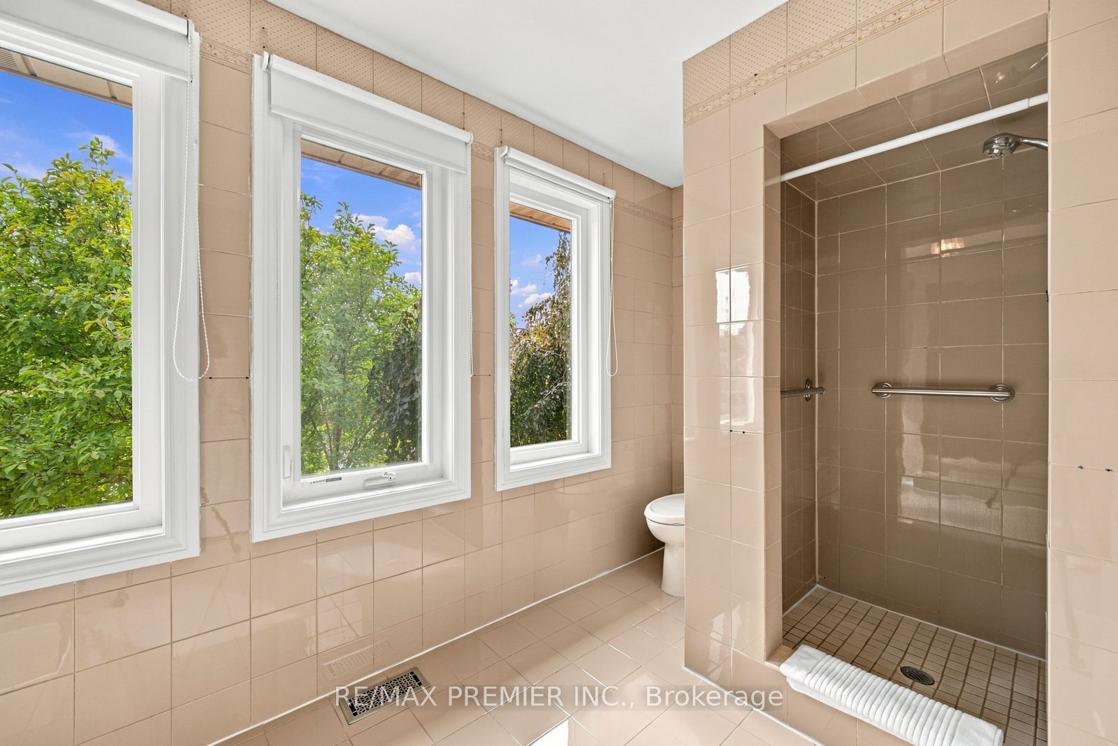 98 Cairnburg Place Property Photo 35