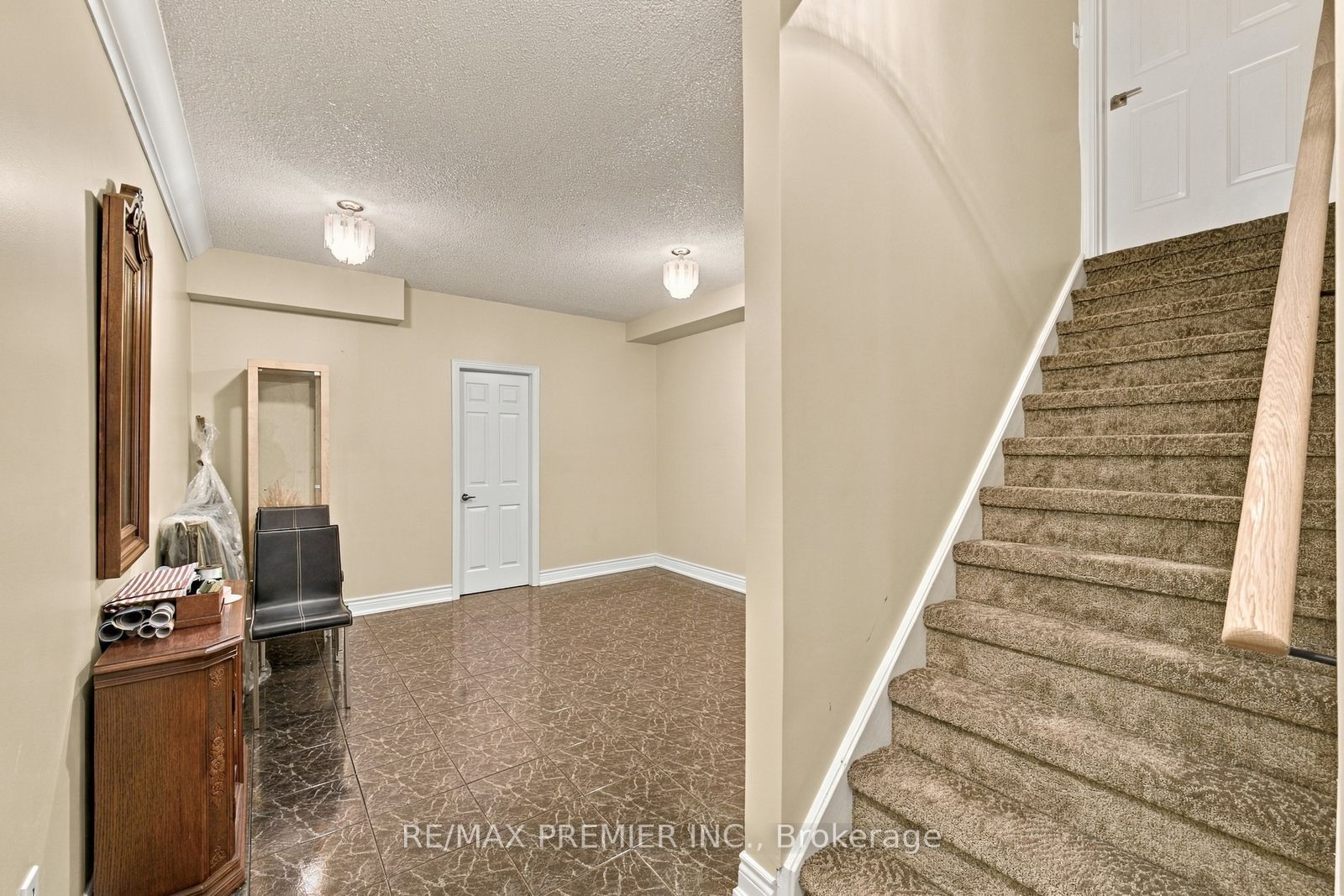 98 Cairnburg Place Property Photo 46