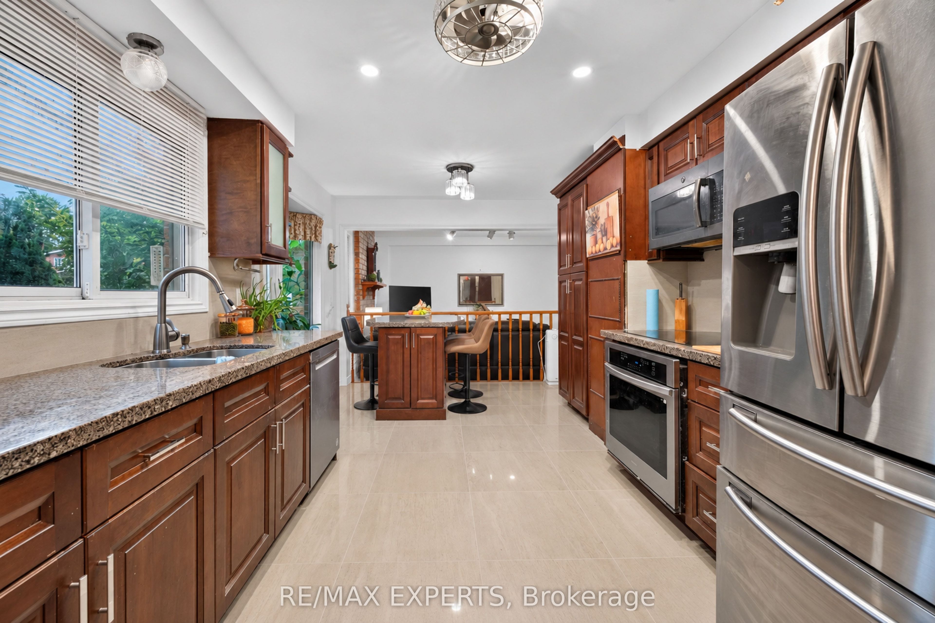 155 Stephen Street Property Photo 8