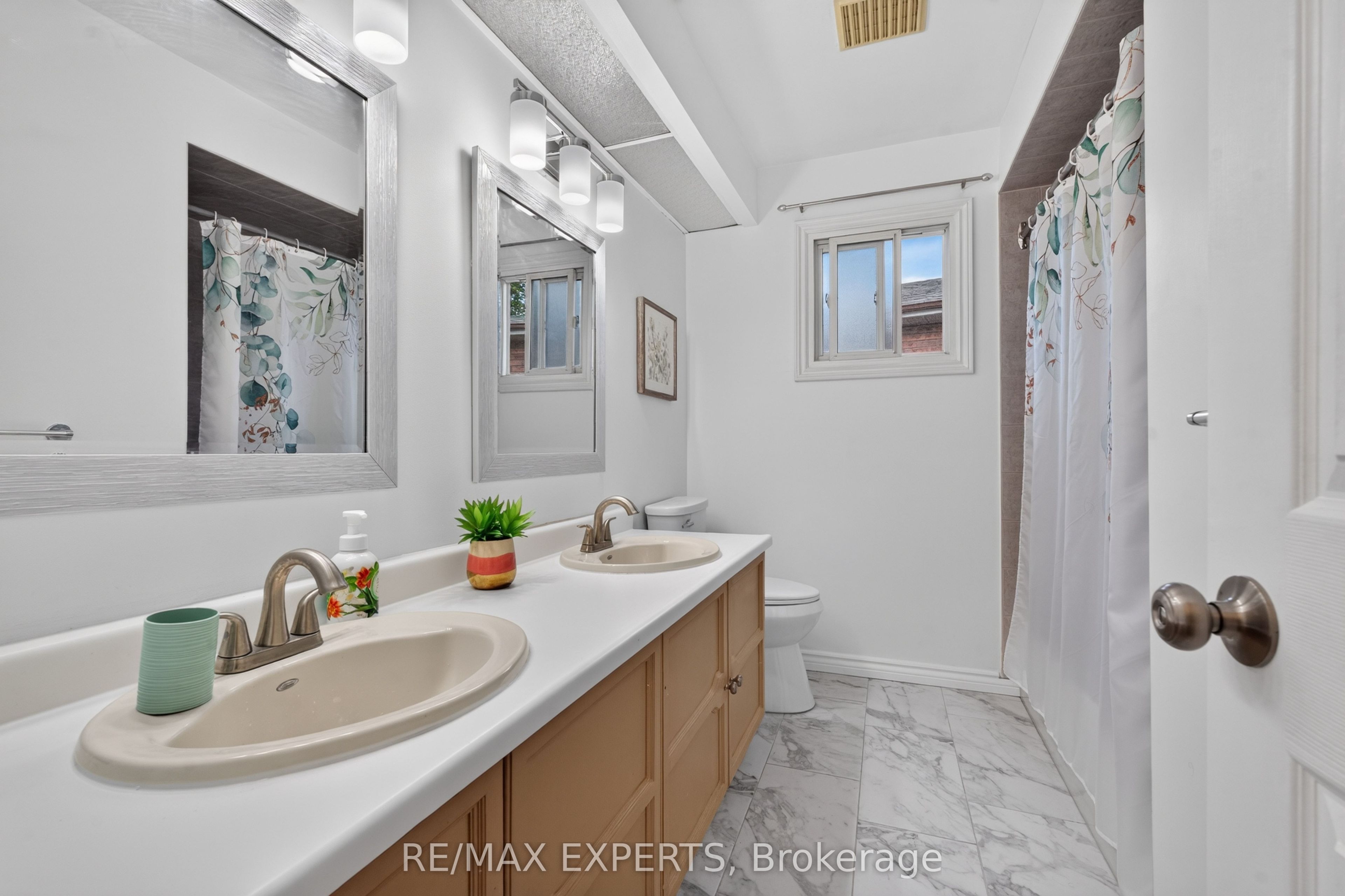 155 Stephen Street Property Photo 17