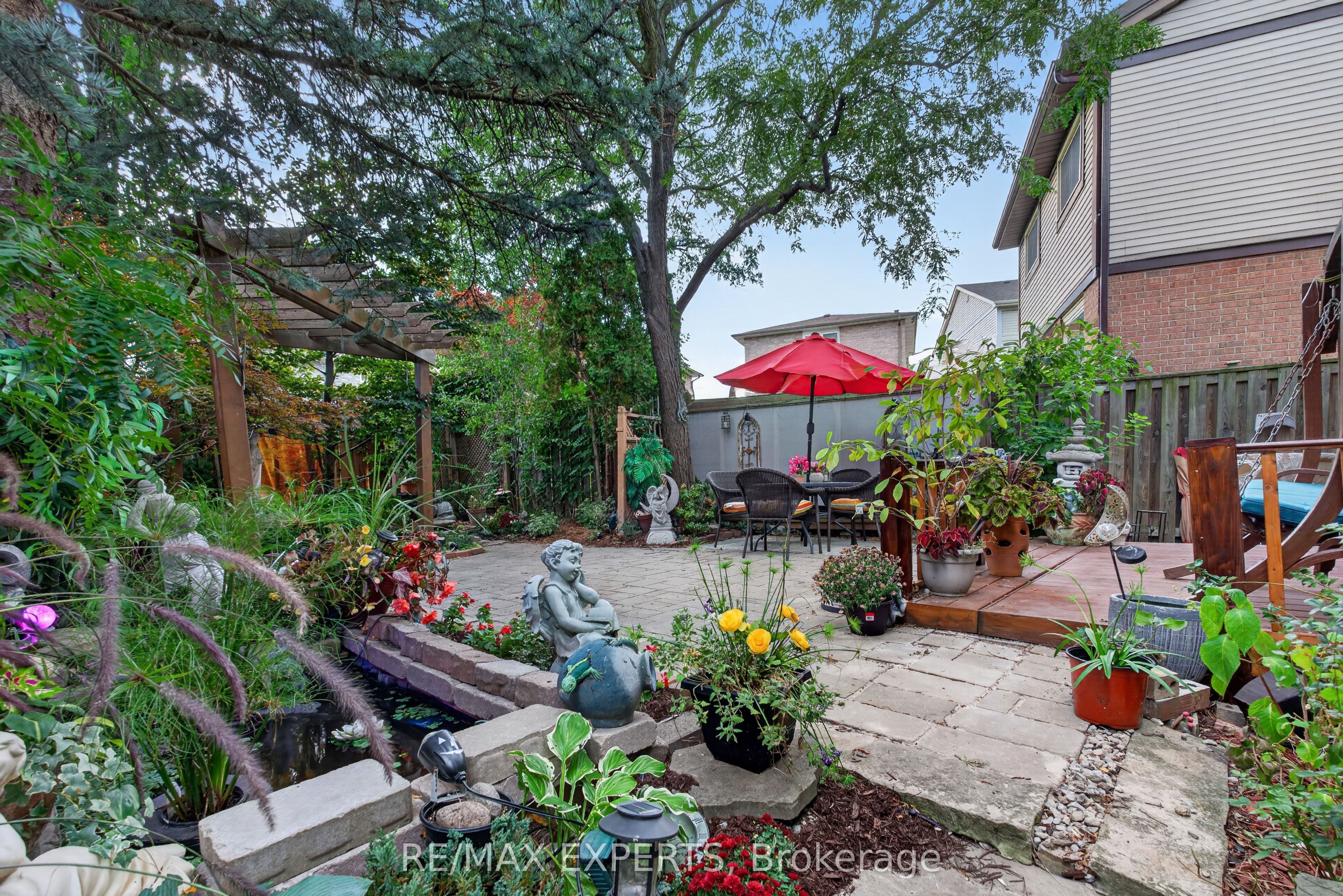 155 Stephen Street Property Photo 36