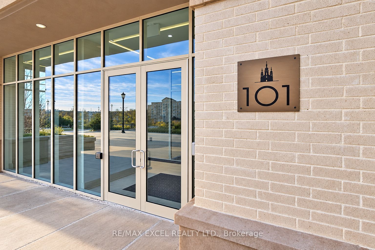 101 Cathedral High Street 319 Property Photo 2
