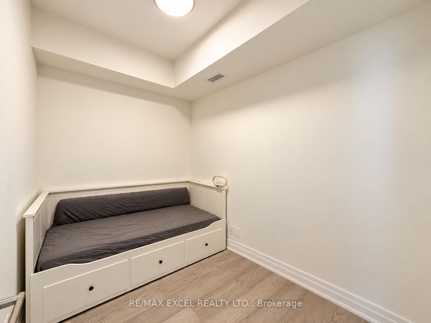 101 Cathedral High Street 319 Property Photo 12